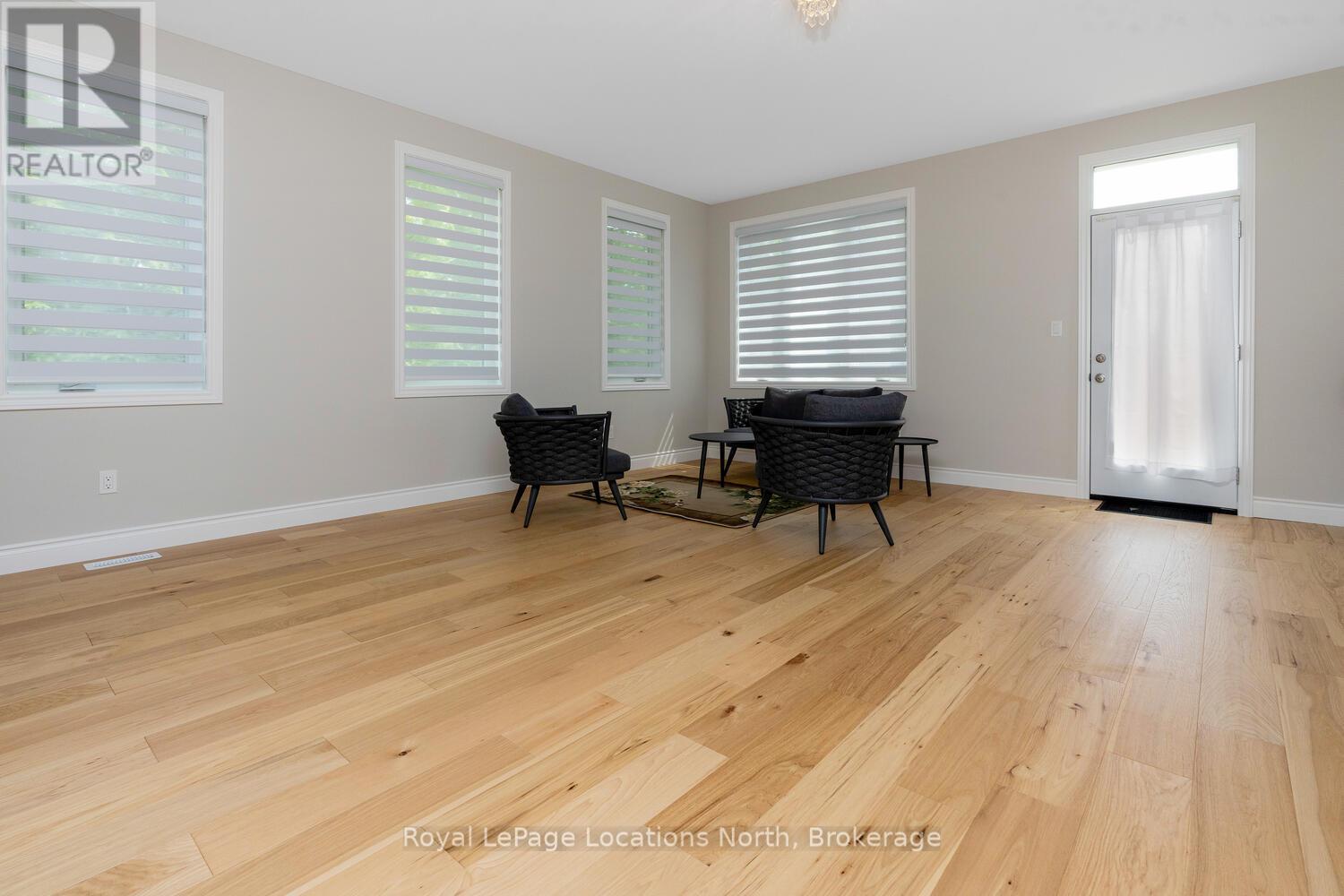 40 Waterview Road, Wasaga Beach, Ontario  L9Z 0E9 - Photo 9 - S12216823