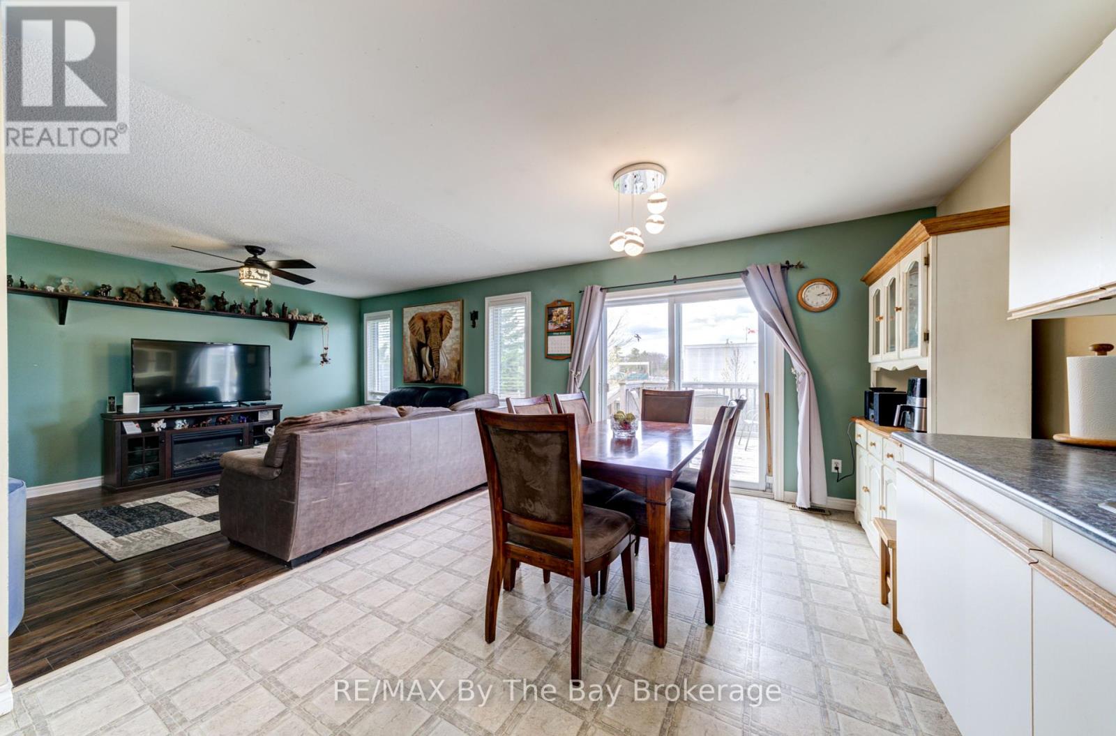 36a Meadowlark Boulevard, Wasaga Beach, Ontario  L9Z 3B2 - Photo 16 - S12216880