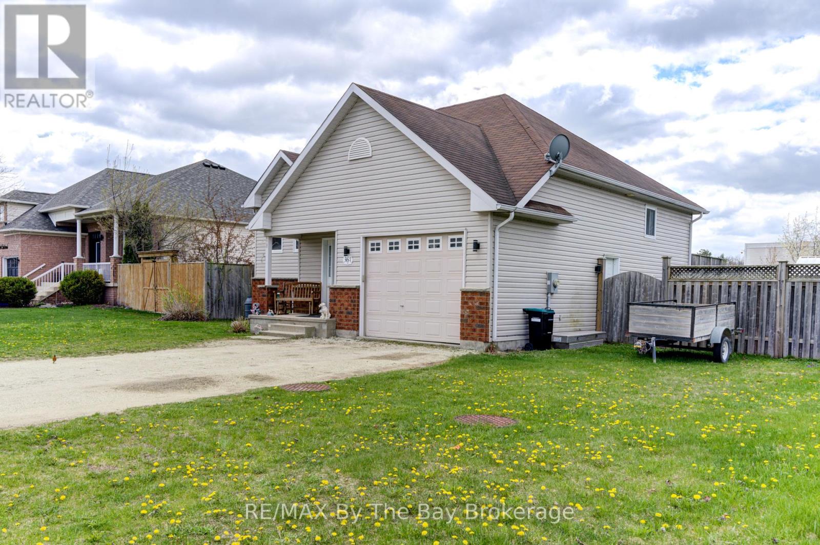 36a Meadowlark Boulevard, Wasaga Beach, Ontario  L9Z 3B2 - Photo 2 - S12216880