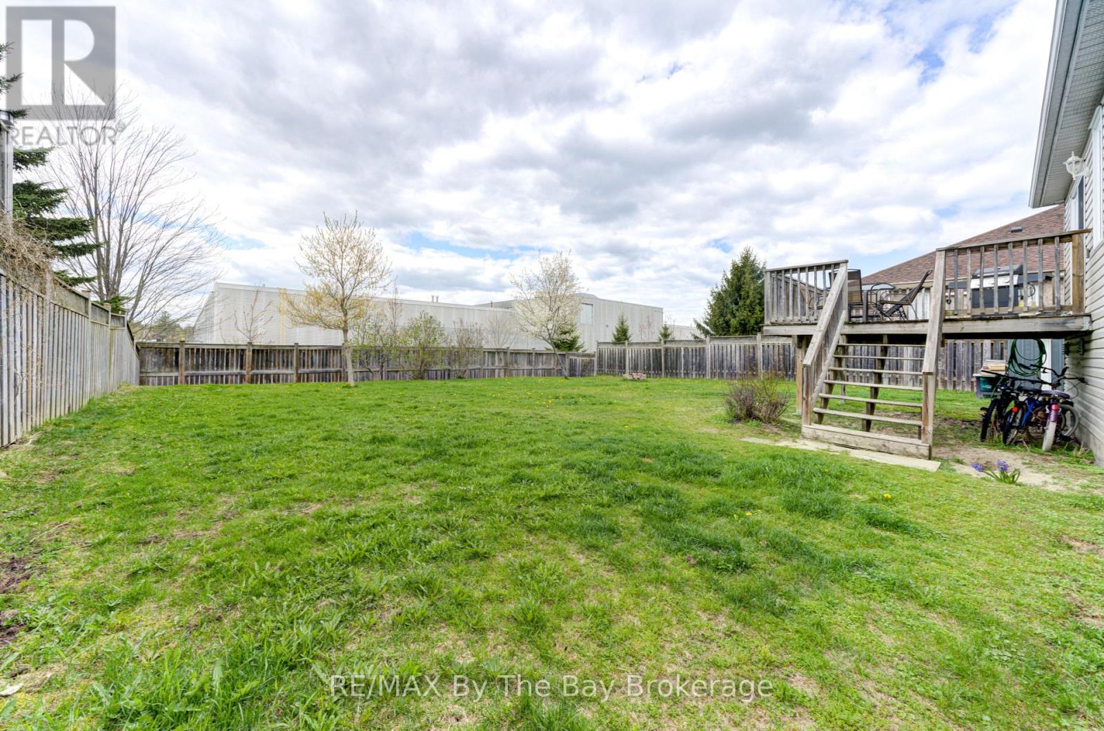 36a Meadowlark Boulevard, Wasaga Beach, Ontario  L9Z 3B2 - Photo 34 - S12216880
