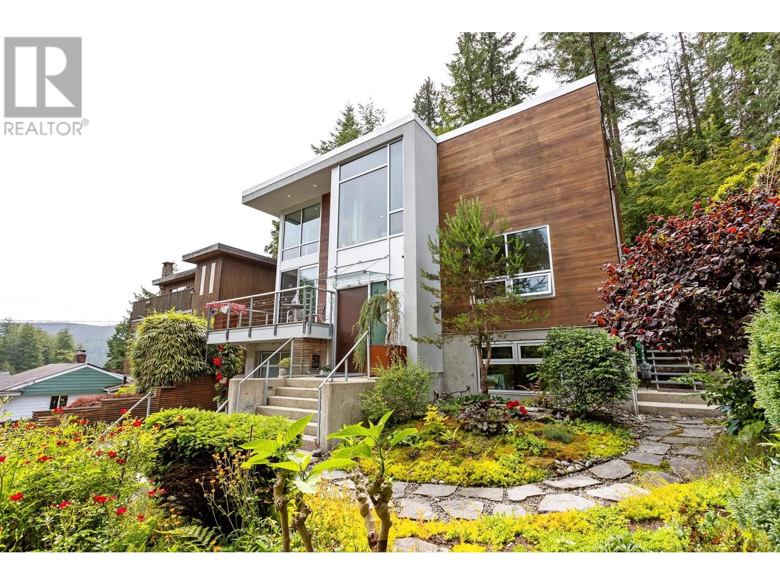 4527 STRATHCONA ROAD, North Vancouver, British Columbia