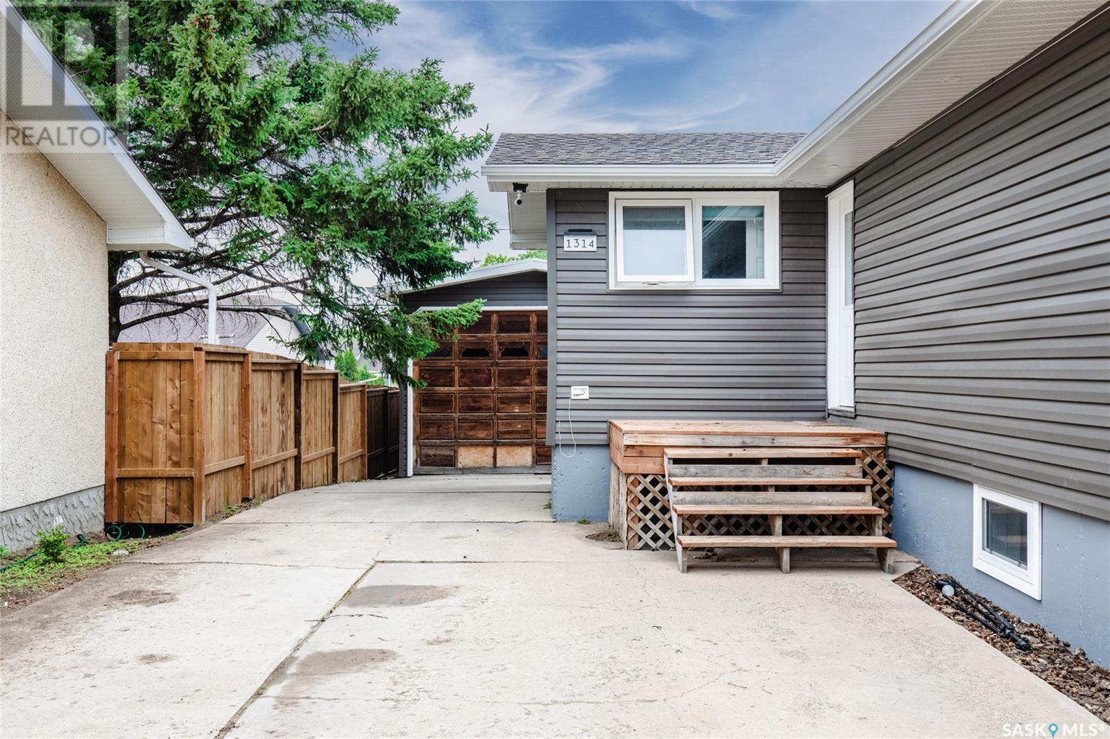 1314 Grandview Street W, Moose Jaw, Saskatchewan  S6H 6H8 - Photo 5 - SK009302