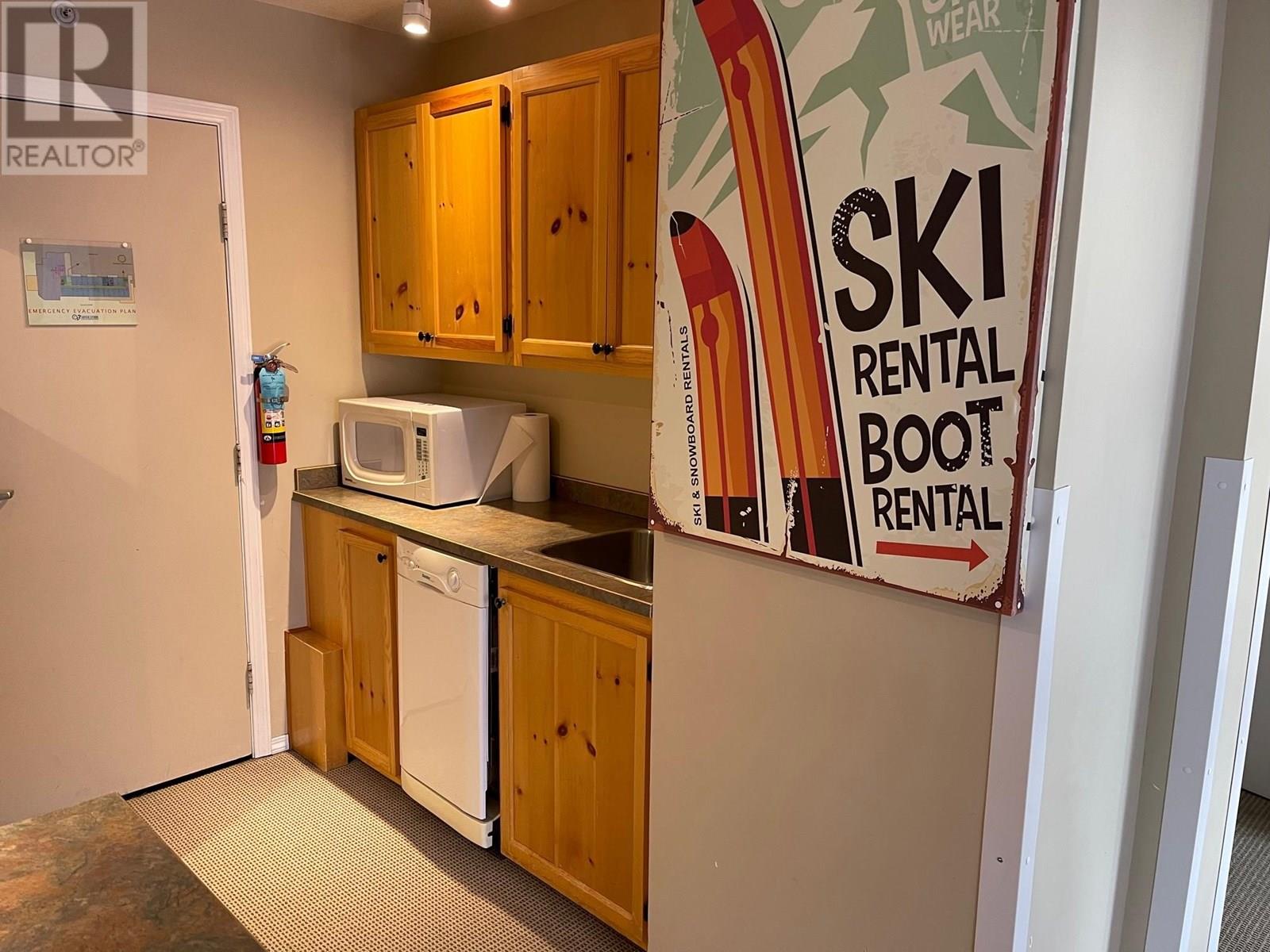 148 Silver Lode Lane Unit# 309, Silver Star, British Columbia  V1B 3M1 - Photo 3 - 10351705