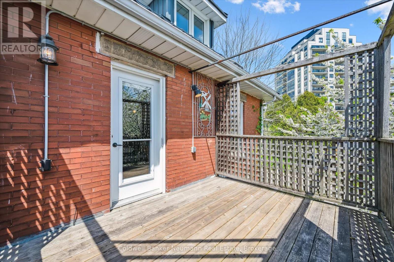 124 Surrey Street E, Guelph, Ontario  N1H 3P9 - Photo 10 - X12216850