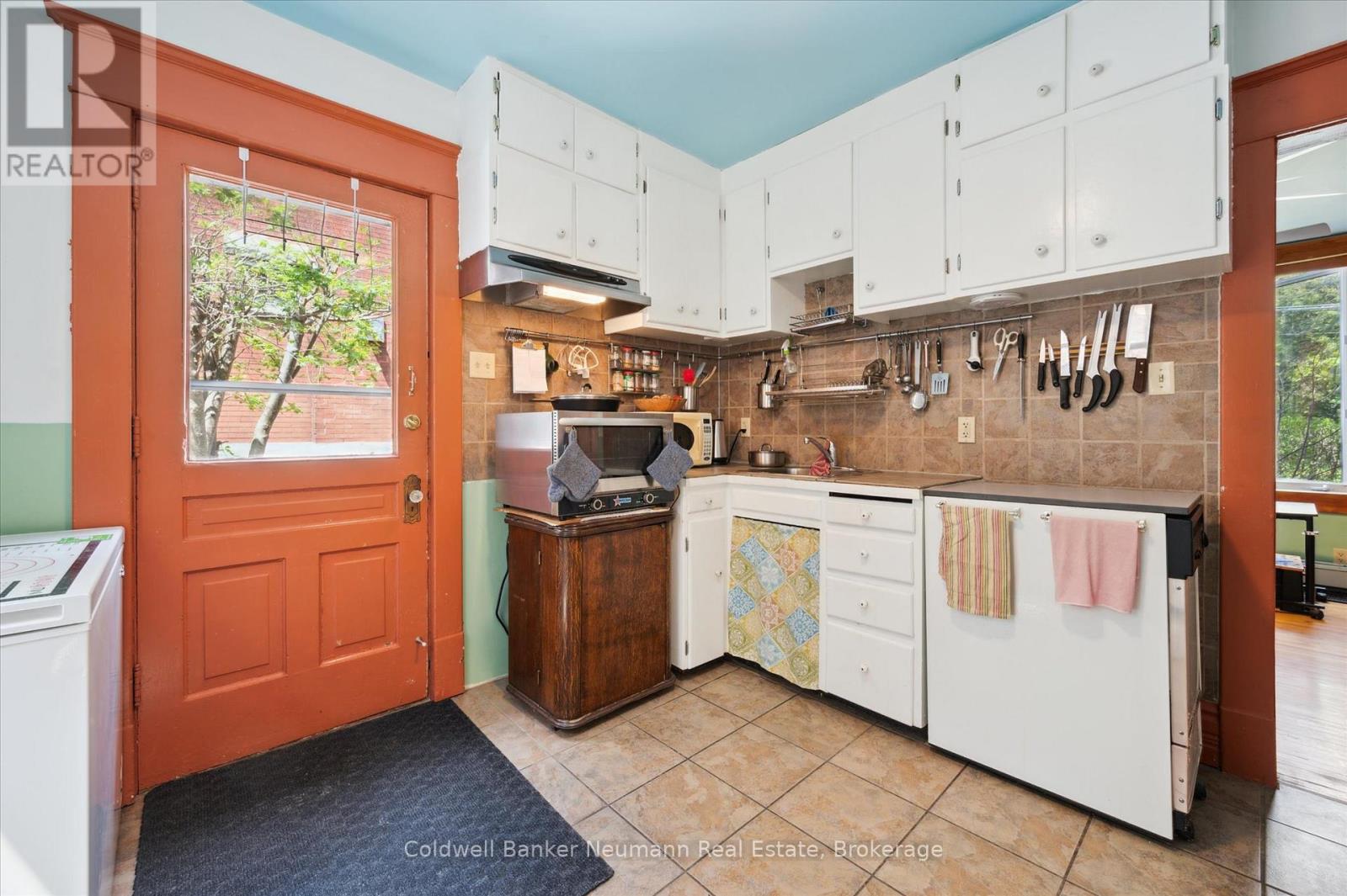 124 Surrey Street E, Guelph, Ontario  N1H 3P9 - Photo 12 - X12216850
