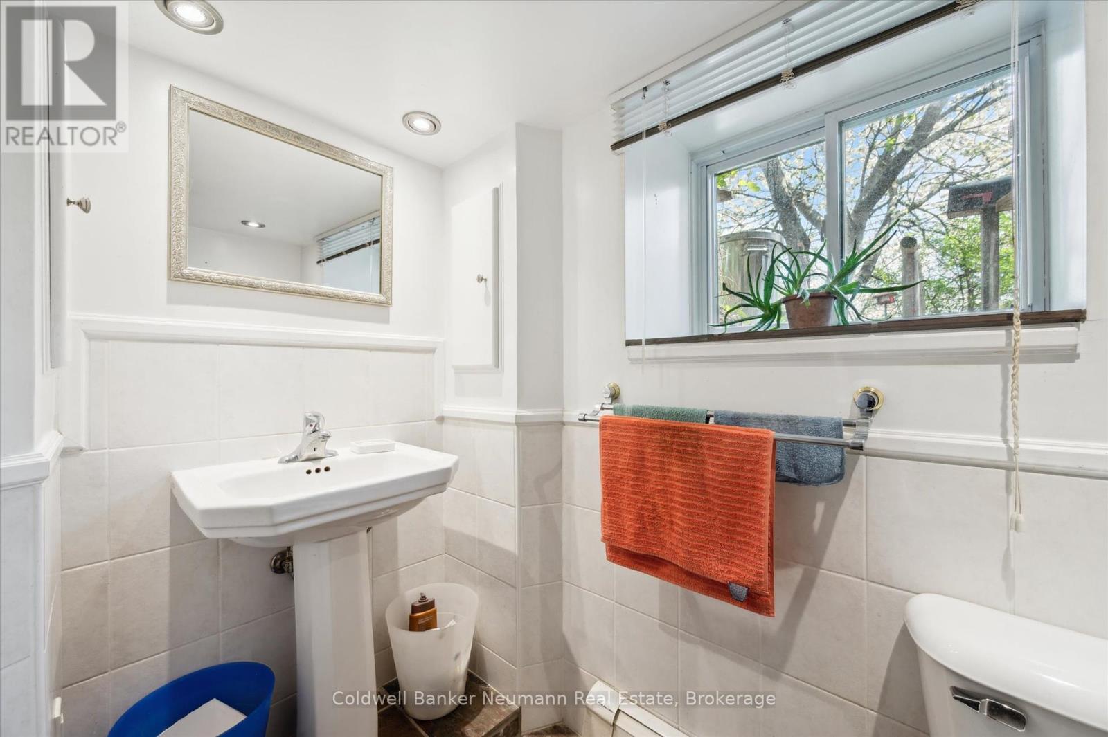 124 Surrey Street E, Guelph, Ontario  N1H 3P9 - Photo 18 - X12216850