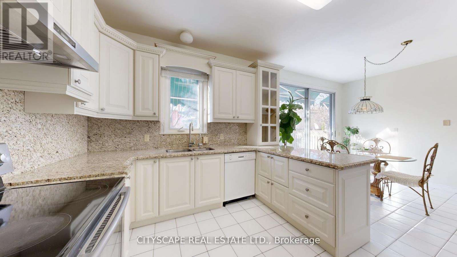 50 Oakhurst Drive, Vaughan, Ontario  L4J 7V3 - Photo 9 - N12168333