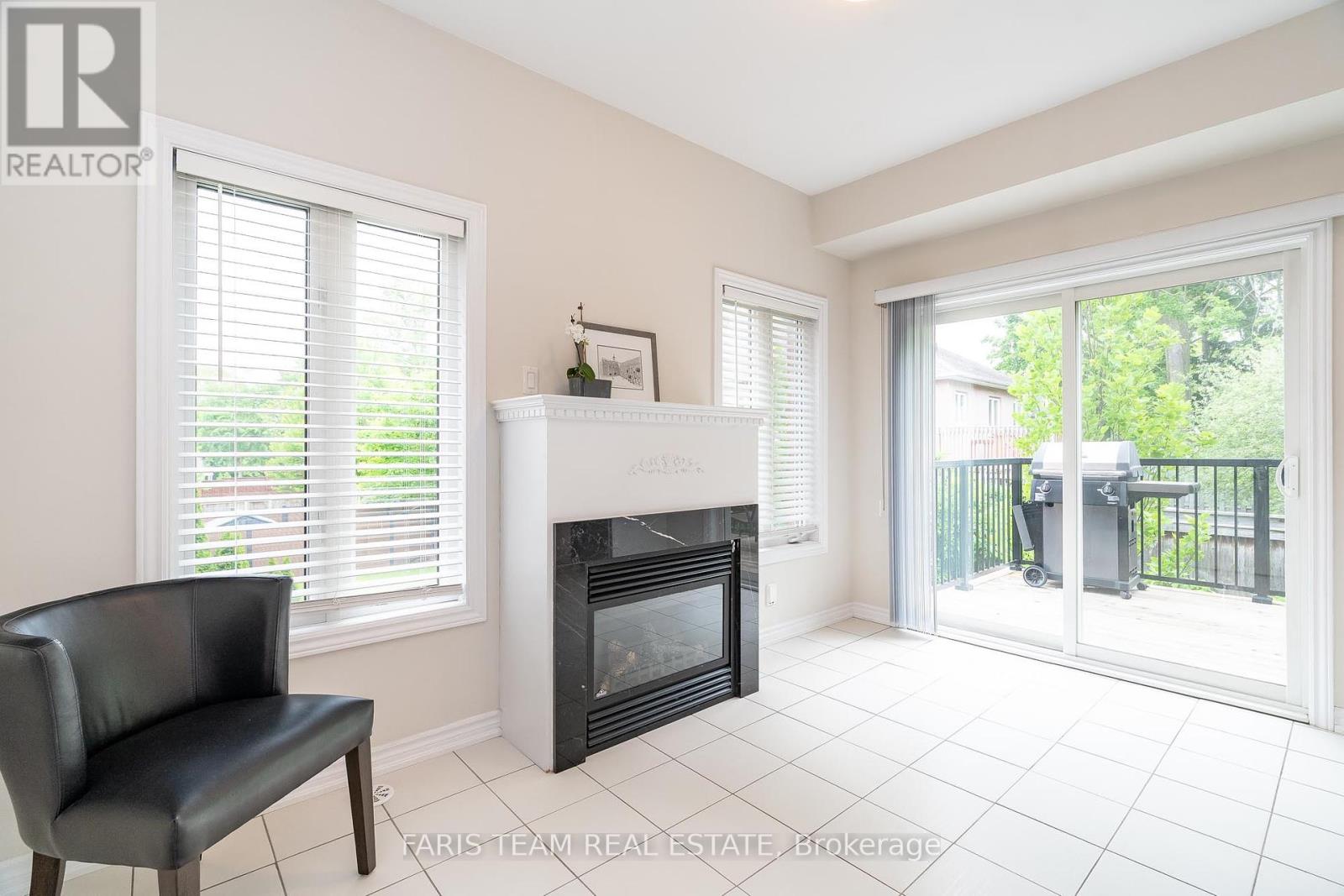 224 Appleton Court, Newmarket (Central Newmarket), Ontario  L3Y 0B8 - Photo 9 - N12216086