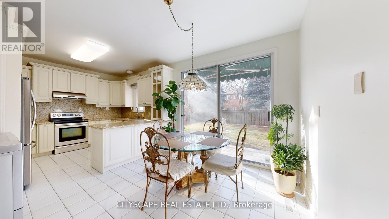 50 Oakhurst Drive, Vaughan, Ontario  L4J 7V3 - Photo 6 - N12168333