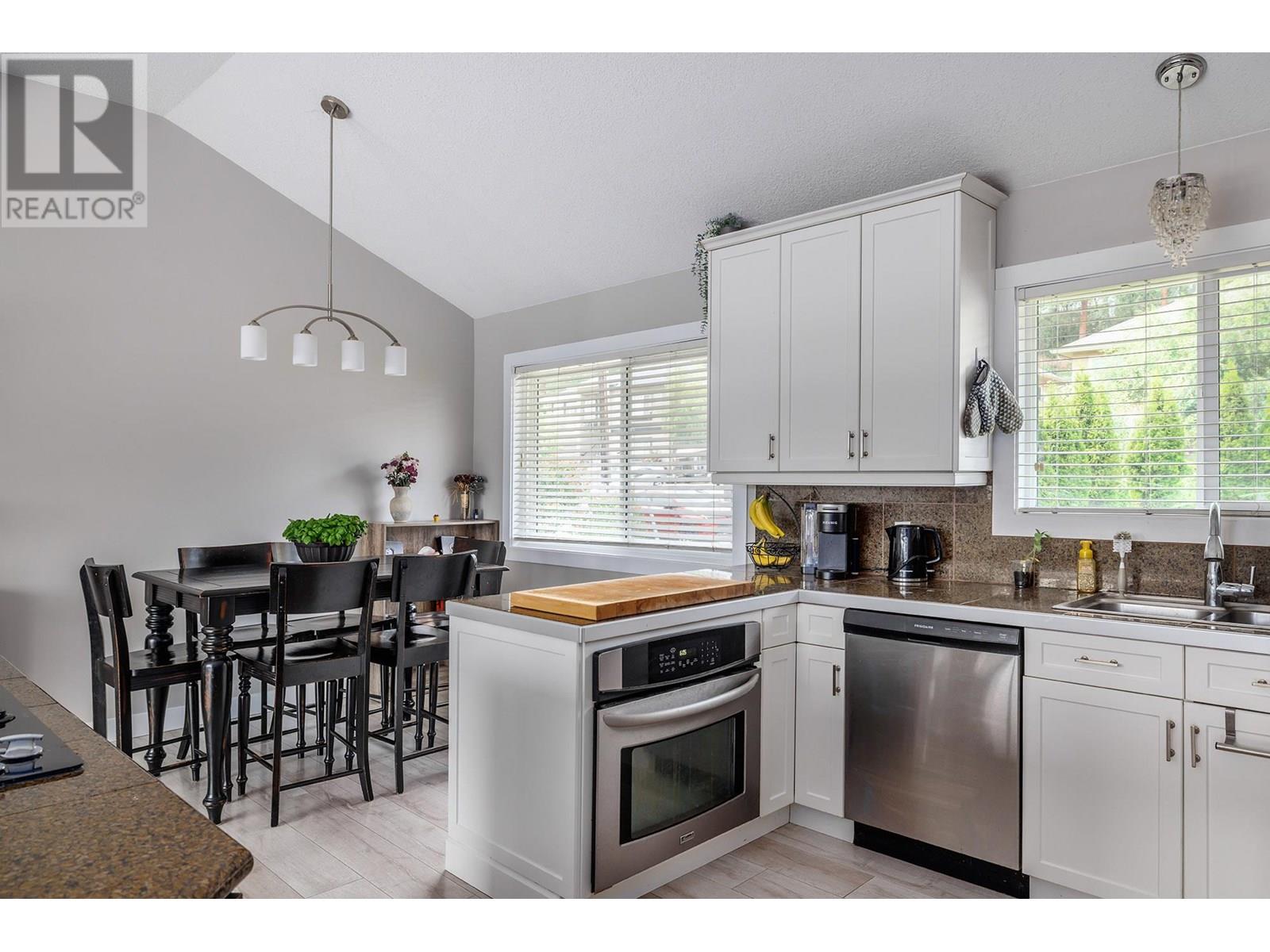 333 Moubray Road, Kelowna, British Columbia  V1V 1R5 - Photo 6 - 10351165