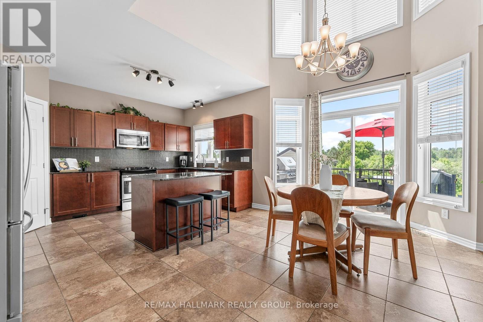 182 Felicity Crescent, Ottawa, Ontario  K1W 0C2 - Photo 10 - X12216844
