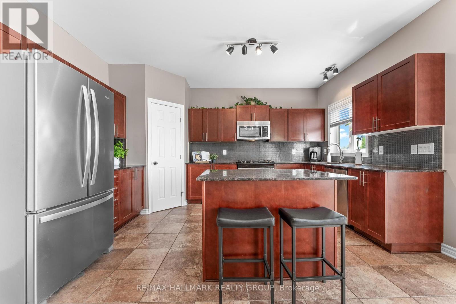 182 Felicity Crescent, Ottawa, Ontario  K1W 0C2 - Photo 11 - X12216844