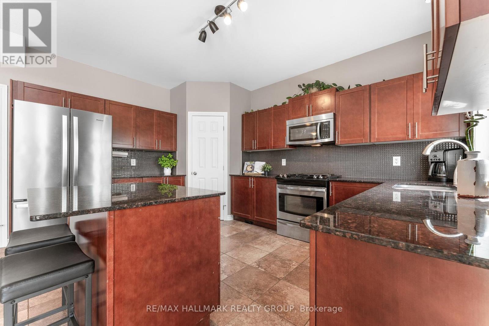 182 Felicity Crescent, Ottawa, Ontario  K1W 0C2 - Photo 12 - X12216844