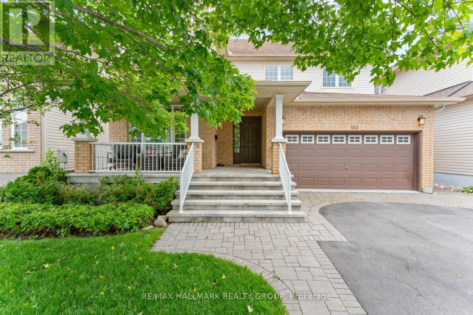 182 Felicity Crescent, Ottawa, Ontario  K1W 0C2 - Photo 2 - X12216844