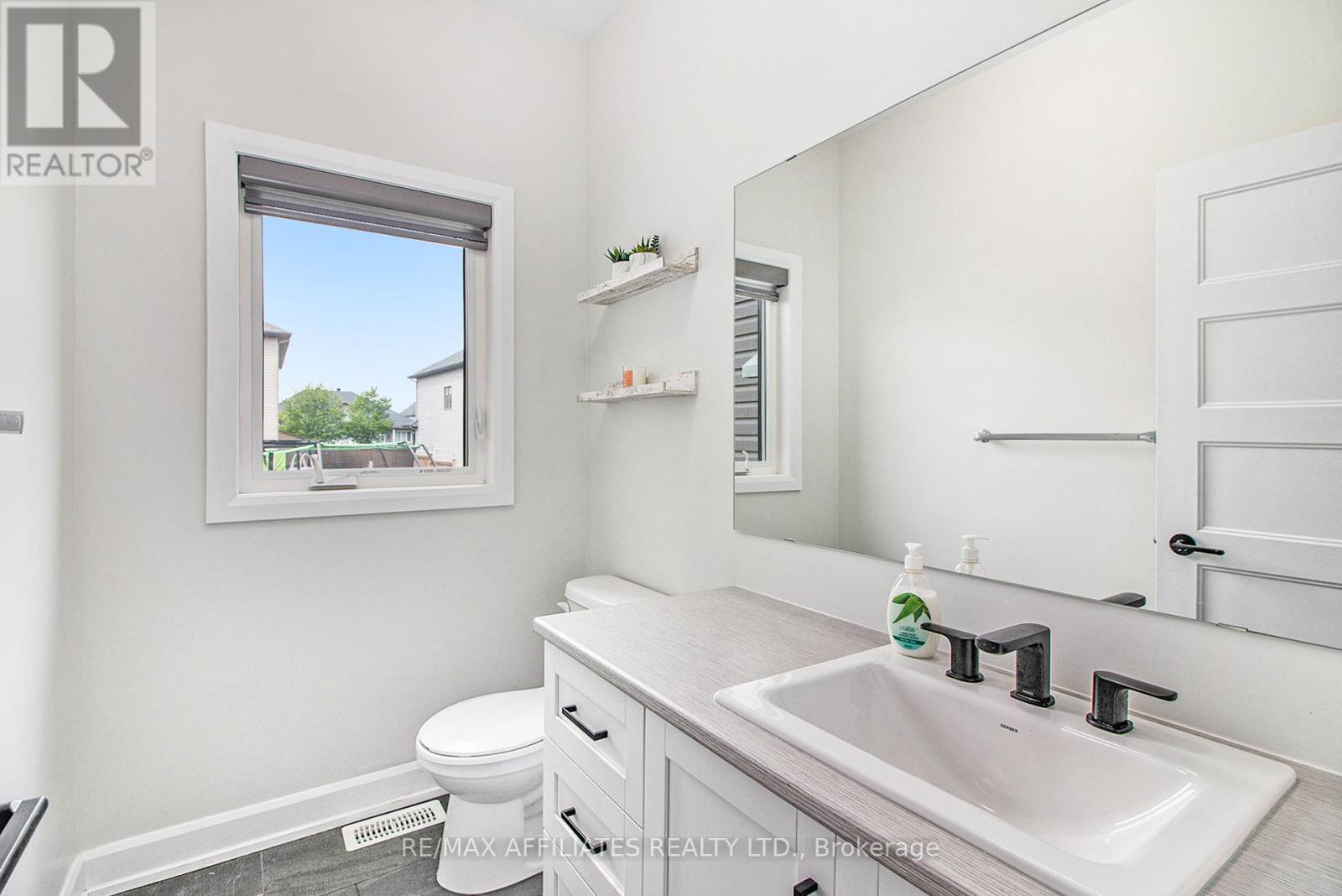 129 Lyon Street, Russell, Ontario  K0A 1W0 - Photo 18 - X12216849