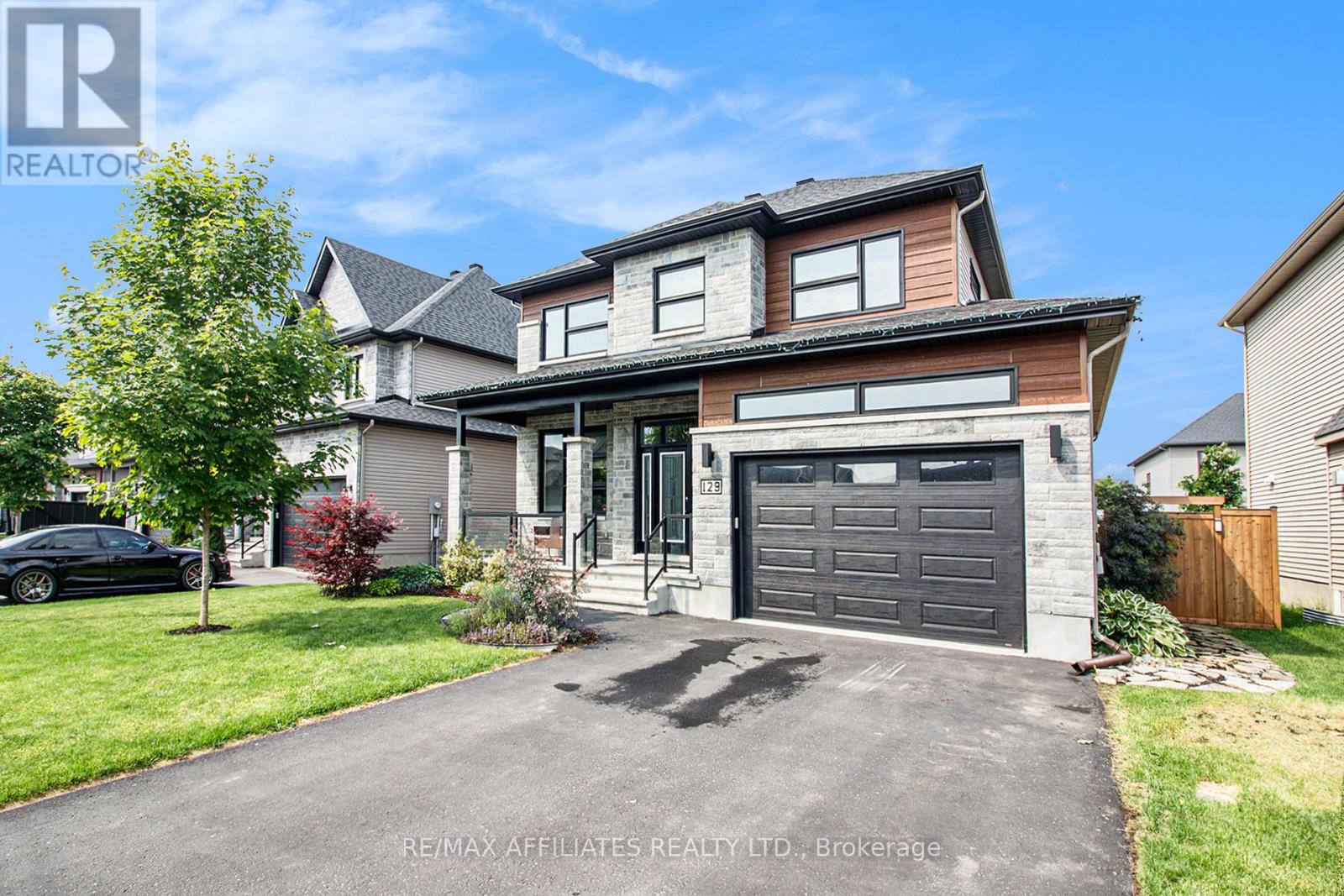 Property at 129 LYON STREET image 3