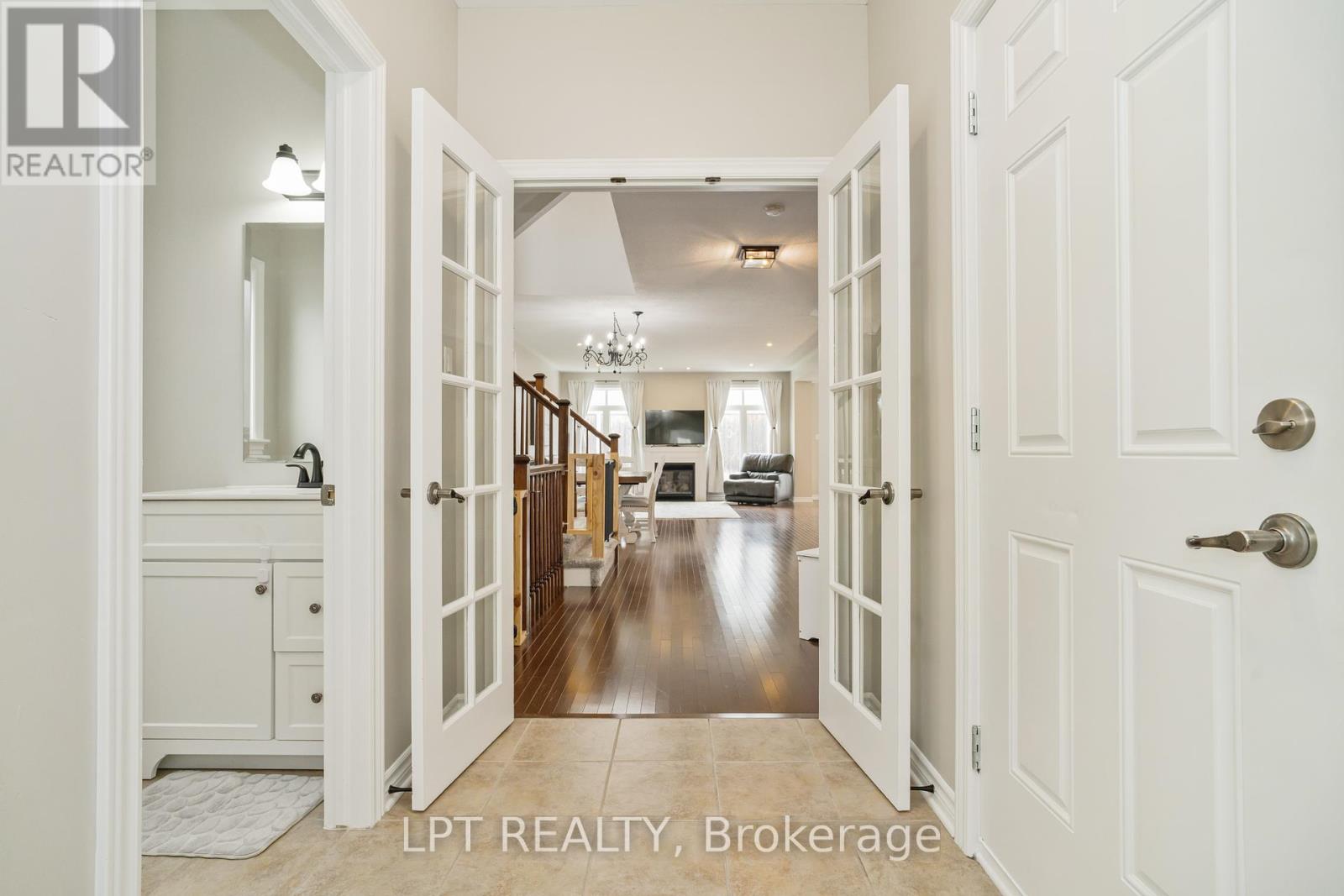 140 Montargis Circle, Ottawa, Ontario  K4A 0M5 - Photo 2 - X12216860