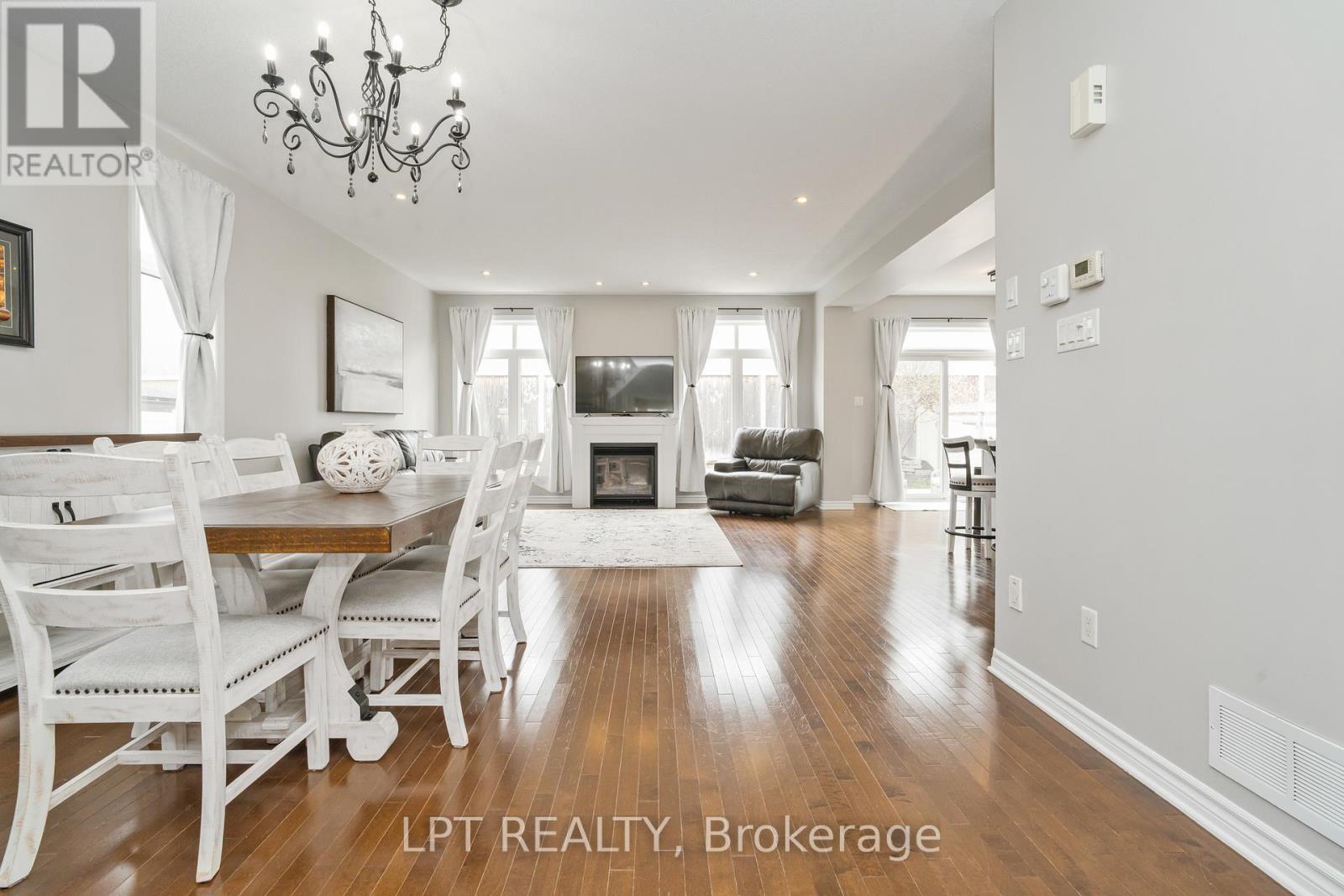 140 Montargis Circle, Ottawa, Ontario  K4A 0M5 - Photo 3 - X12216860