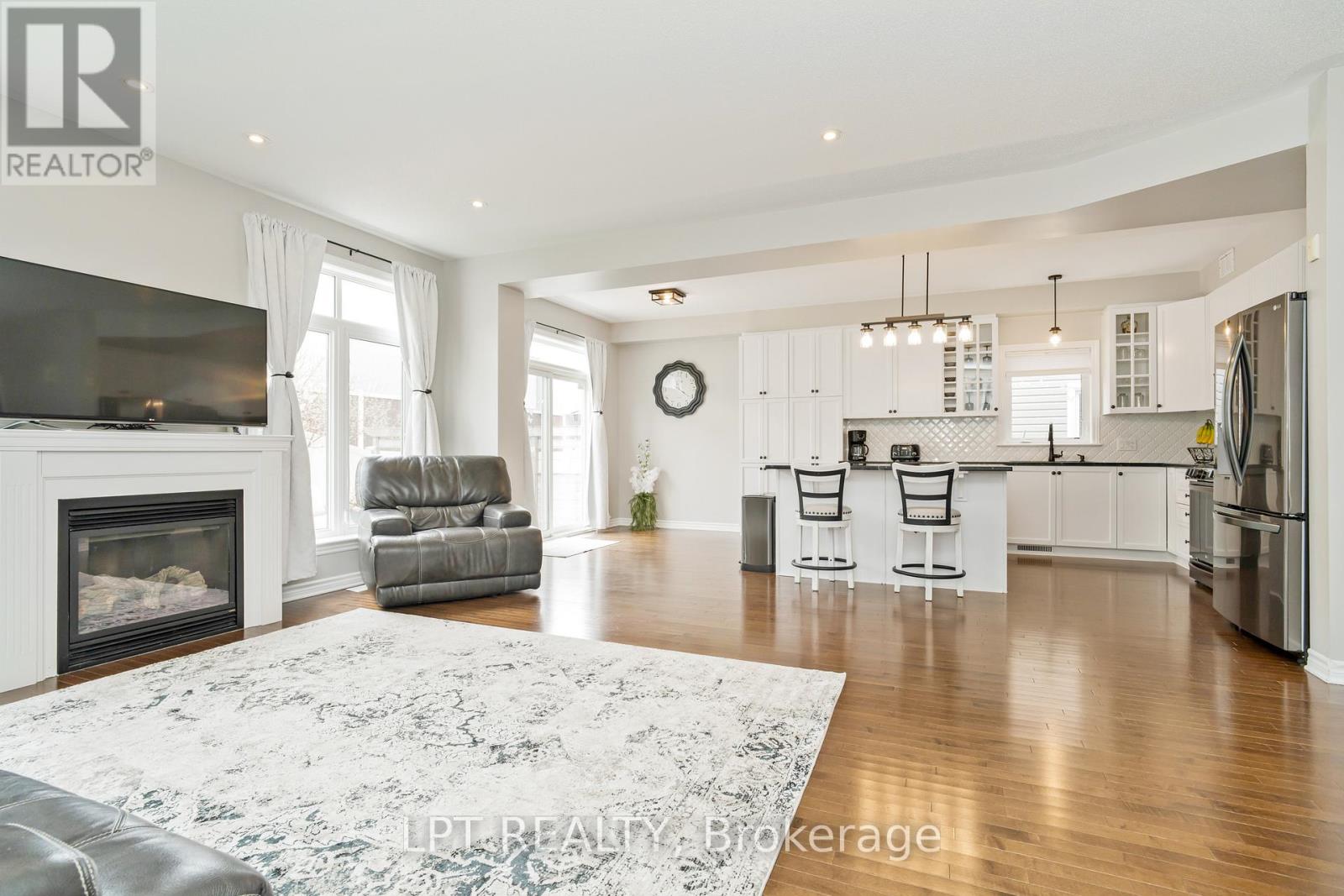 140 Montargis Circle, Ottawa, Ontario  K4A 0M5 - Photo 5 - X12216860