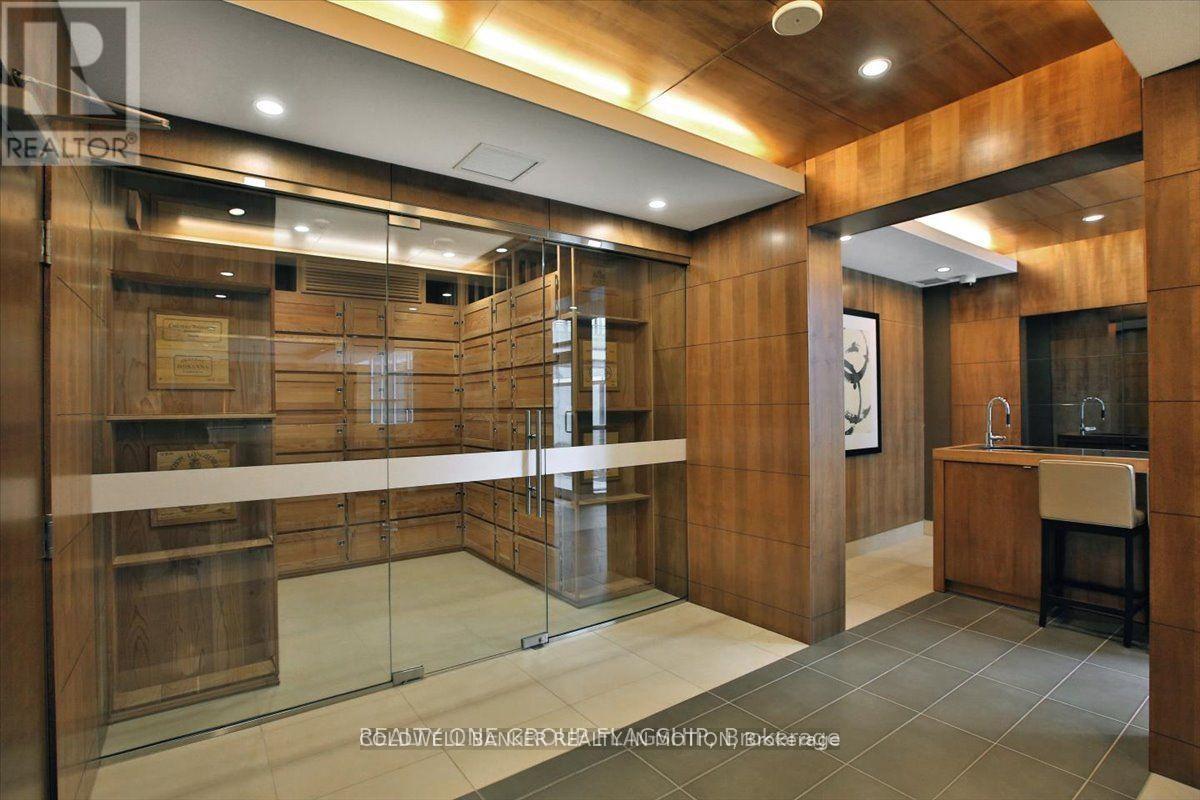 401 - 4099 Brickstone Mews, Mississauga, Ontario  L5B 0G2 - Photo 15 - W12216553