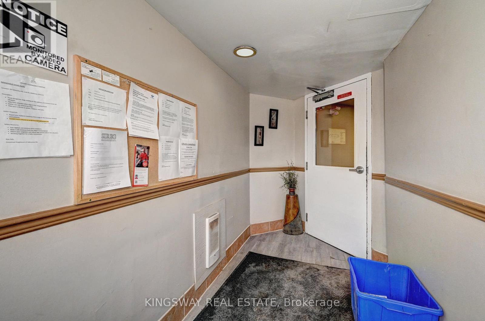 37 - 67 Valley View Road, Kitchener, Ontario  N2E 3J1 - Photo 11 - X12216532