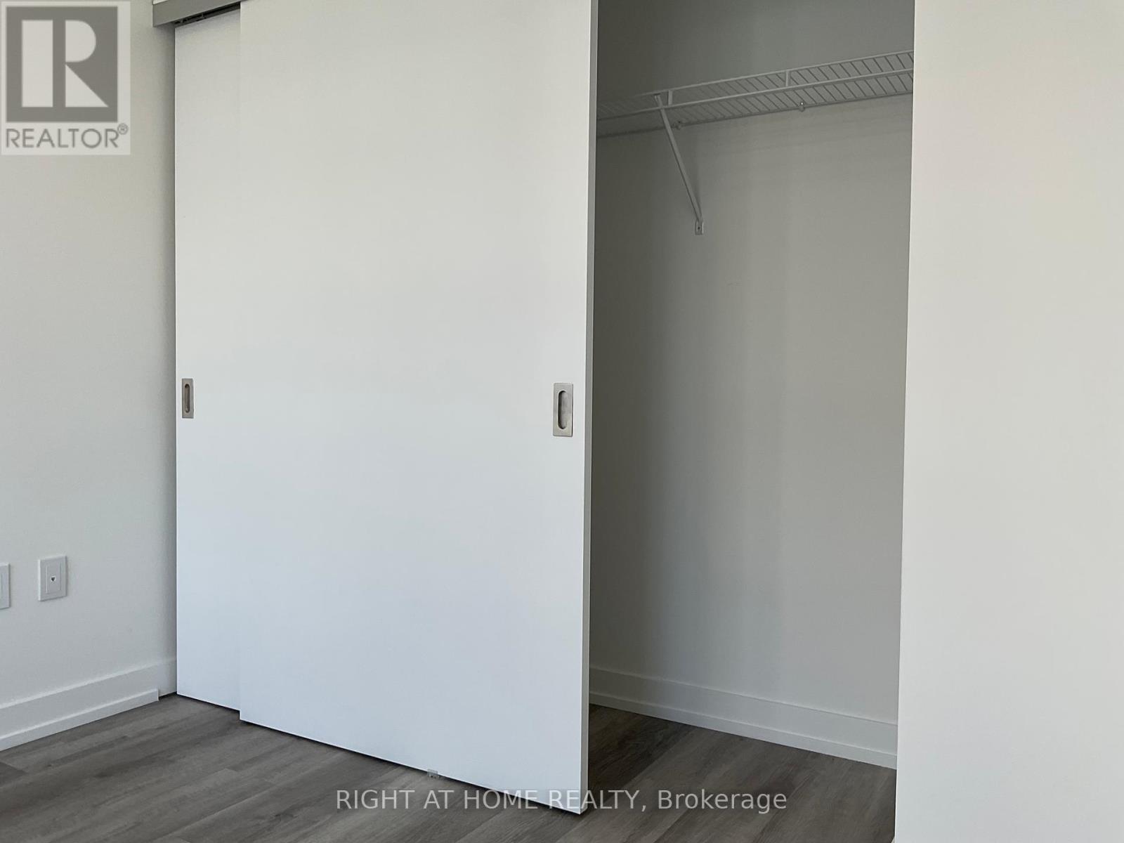 1812 - 15 Wellington Street, Kitchener, Ontario  N2G 0E3 - Photo 6 - X12216550