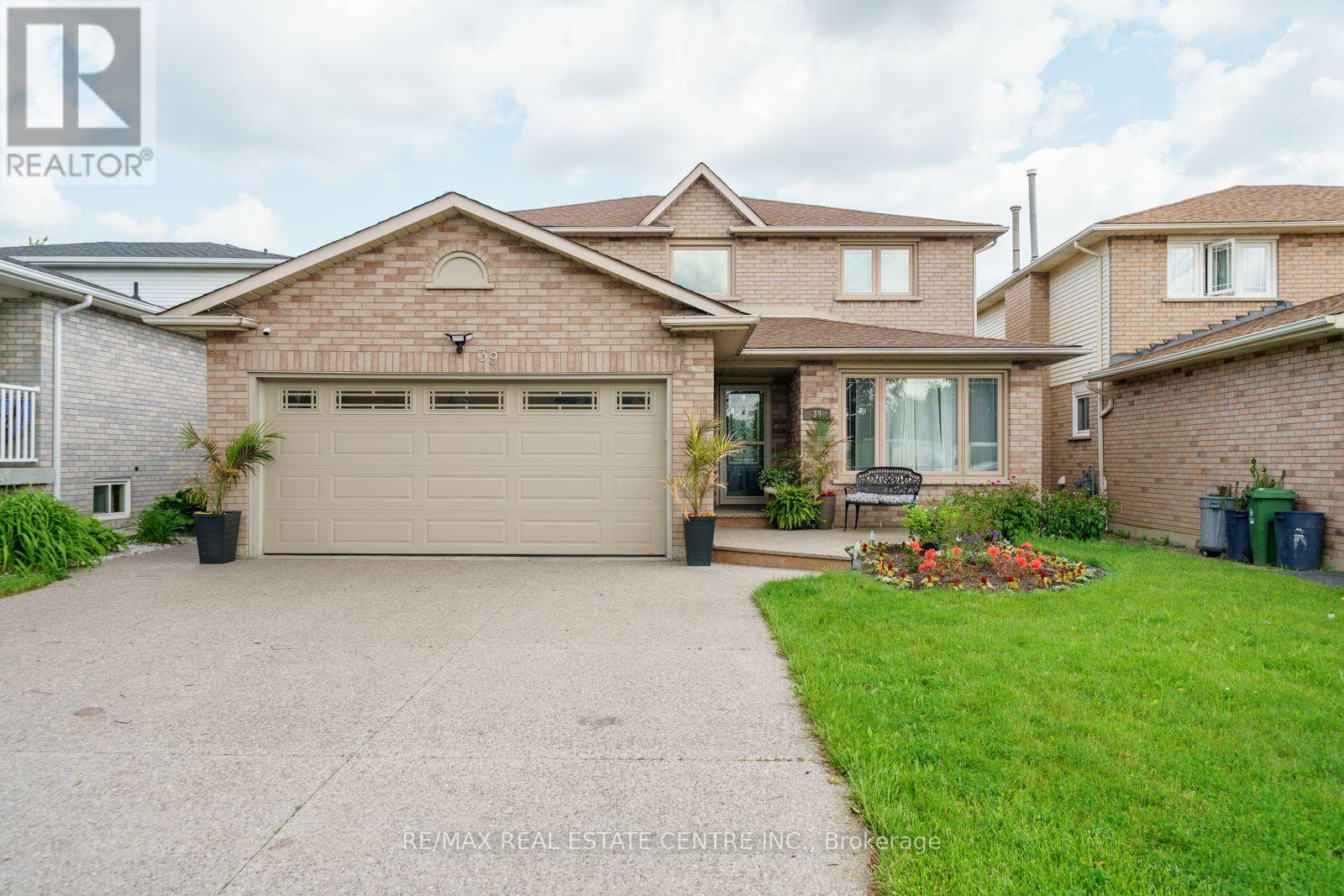 Lower Unit - 39 Bonaparte Way, Hamilton, Ontario  L9B 2E1 - Photo 1 - X12216568