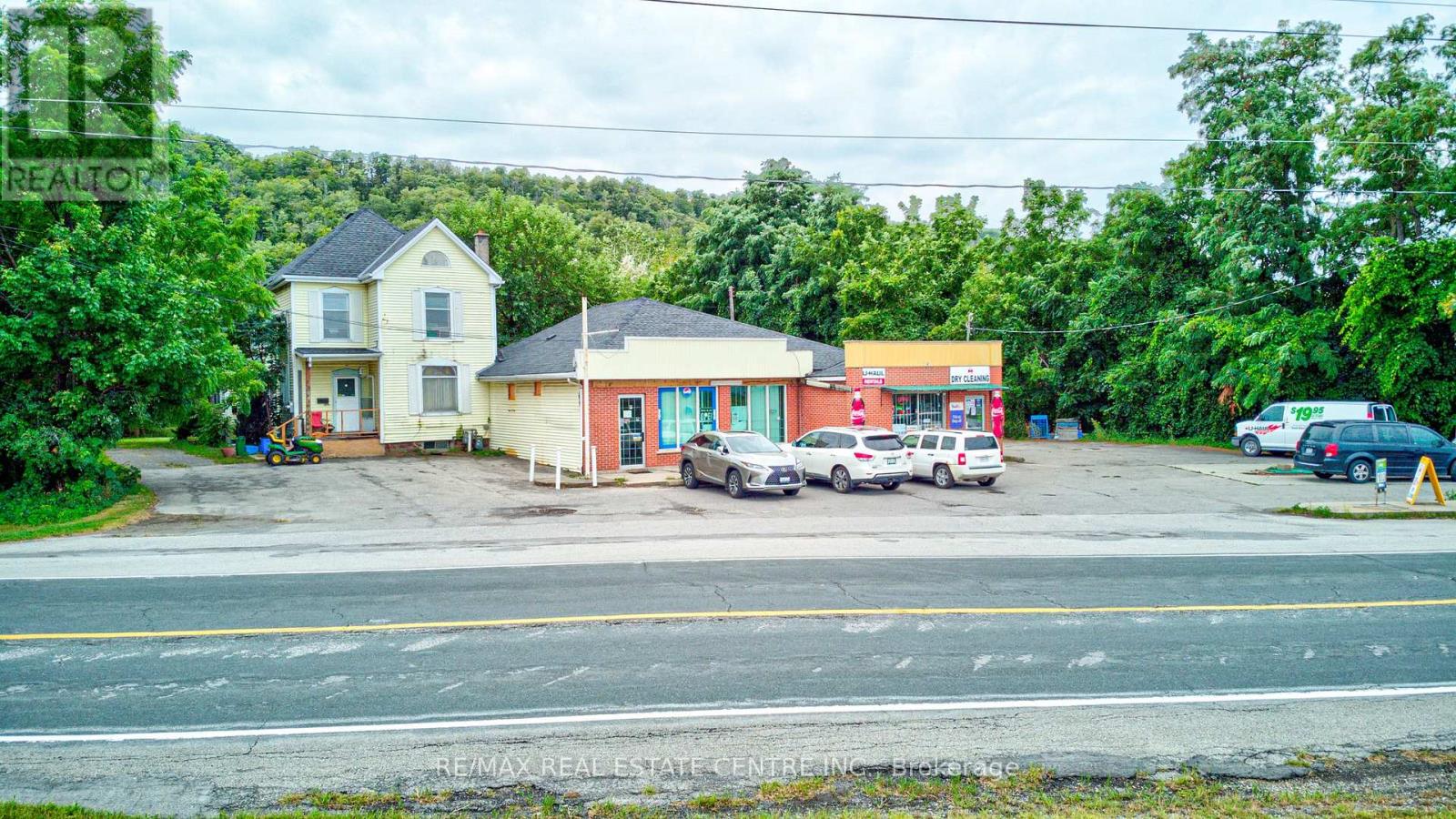 407-409 Main Street W, Grimsby (Grimsby West), Ontario  L3M 1T1 - Photo 3 - X12216600