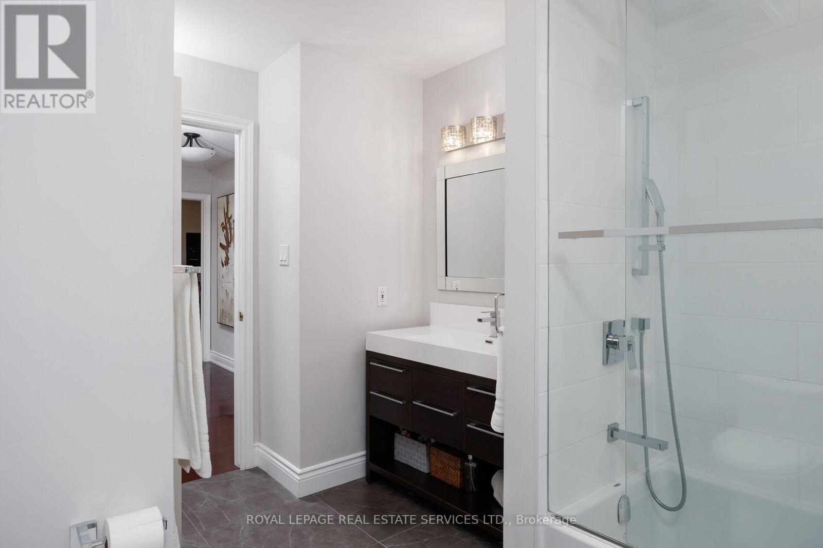 1061 Summit Ridge Drive, Oakville, Ontario  L6M 3K9 - Photo 36 - W12207120