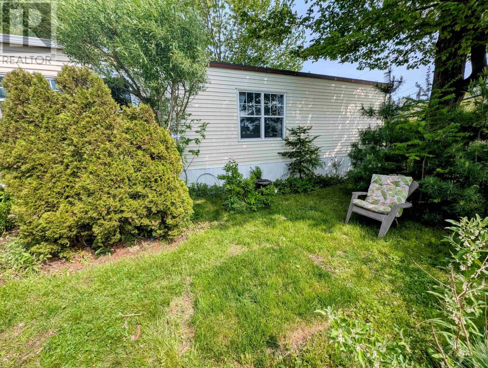 Property at 7 Manor Drive image 4
