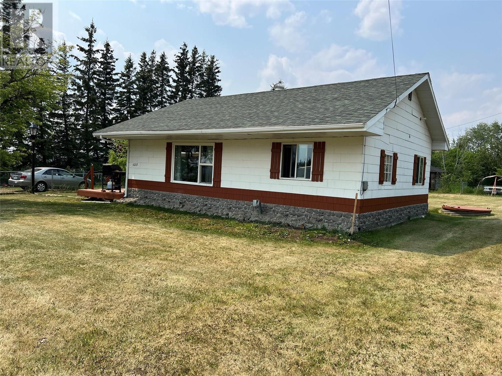 5217 405 Street, Rolla, British Columbia
