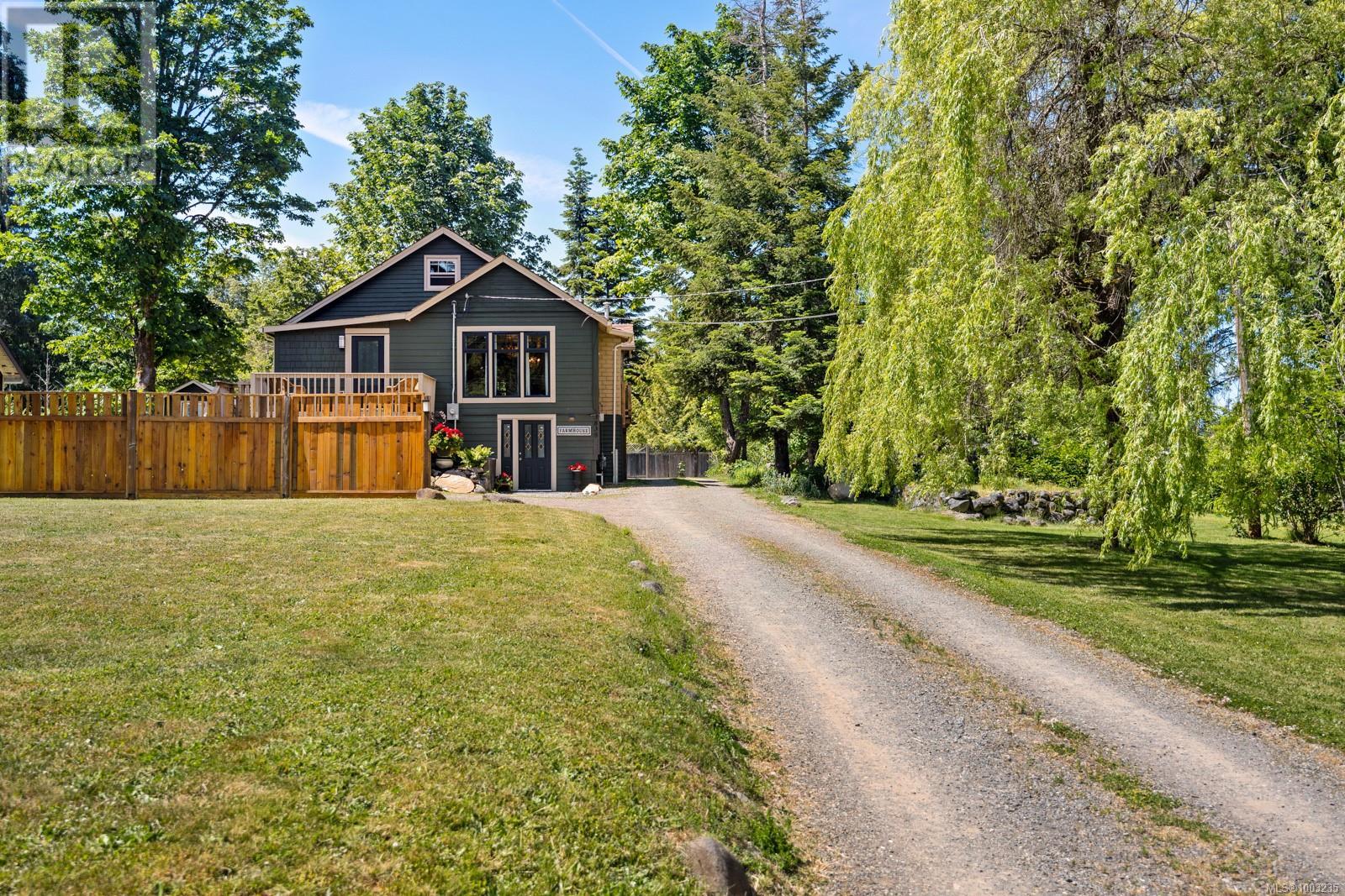 3838 Royston Rd, Royston, British Columbia