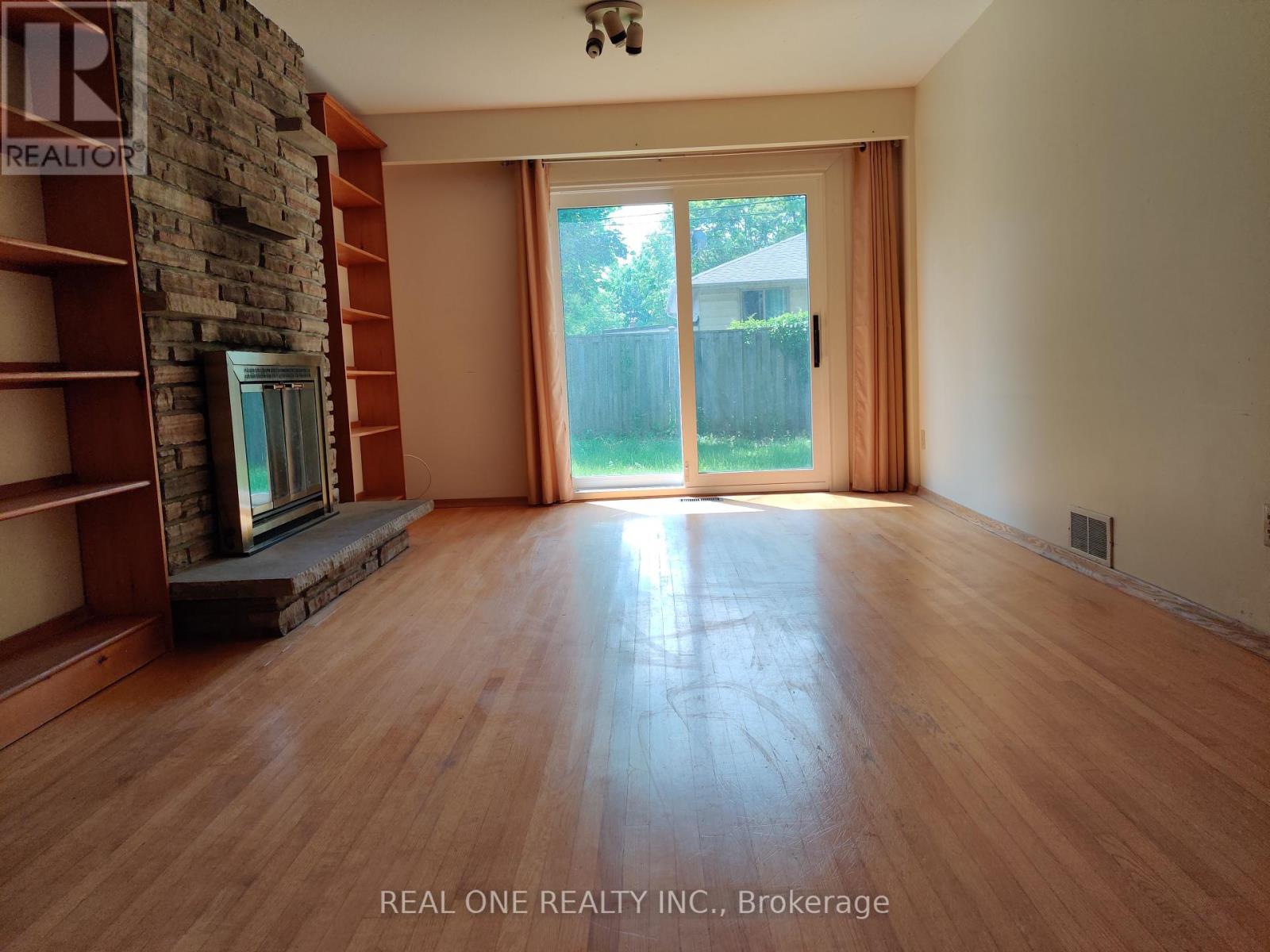 Back Unit - 93 Southdale Drive, Markham, Ontario  L3P 1K1 - Photo 5 - N12209732