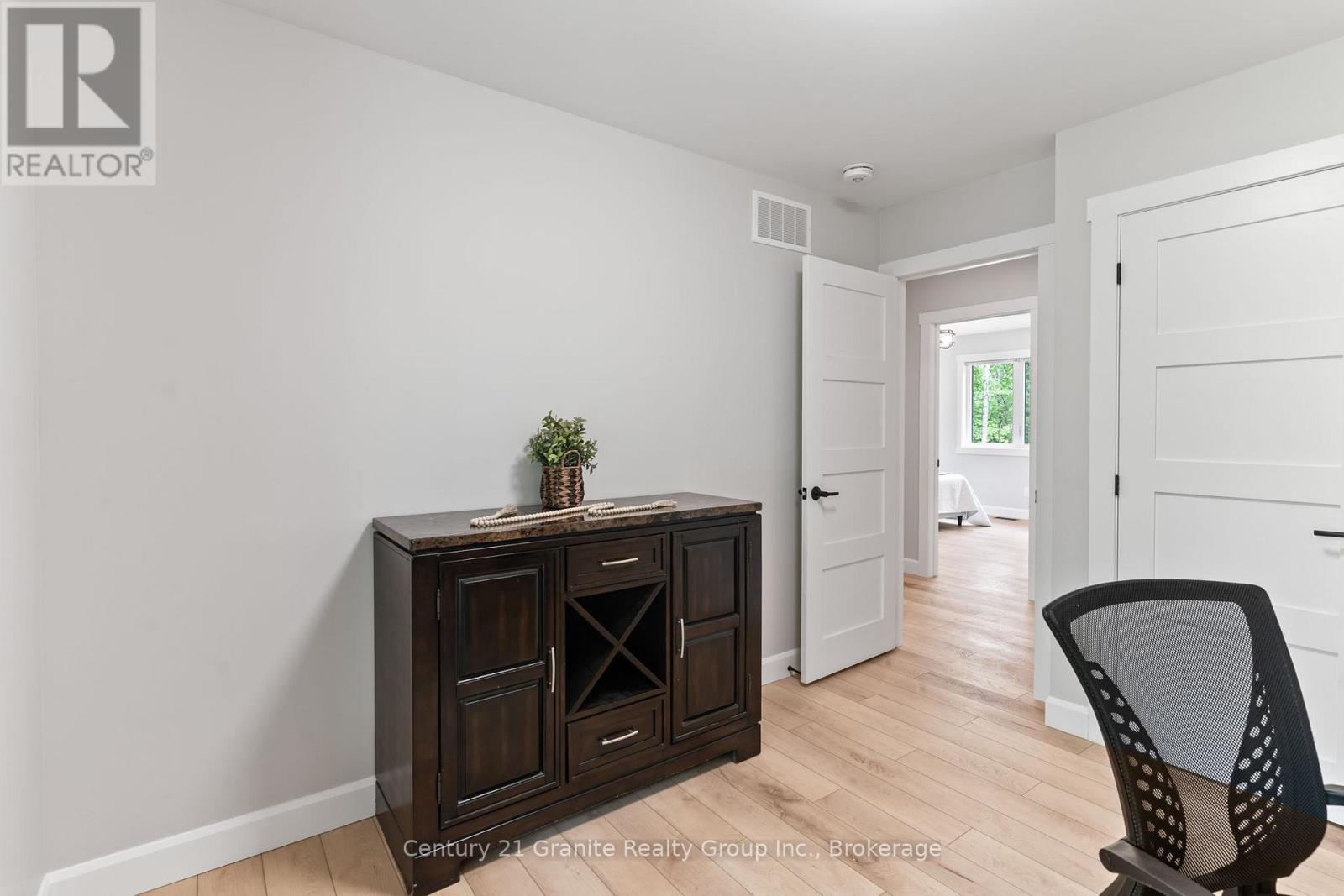 1009 Hyacinth Road, Minden Hills, Ontario  K0M 2K0 - Photo 20 - X12216498