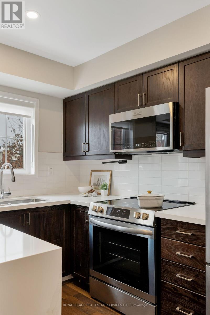 10 - 15 Hays Boulevard, Oakville, Ontario  L6H 0H8 - Photo 11 - W12206300