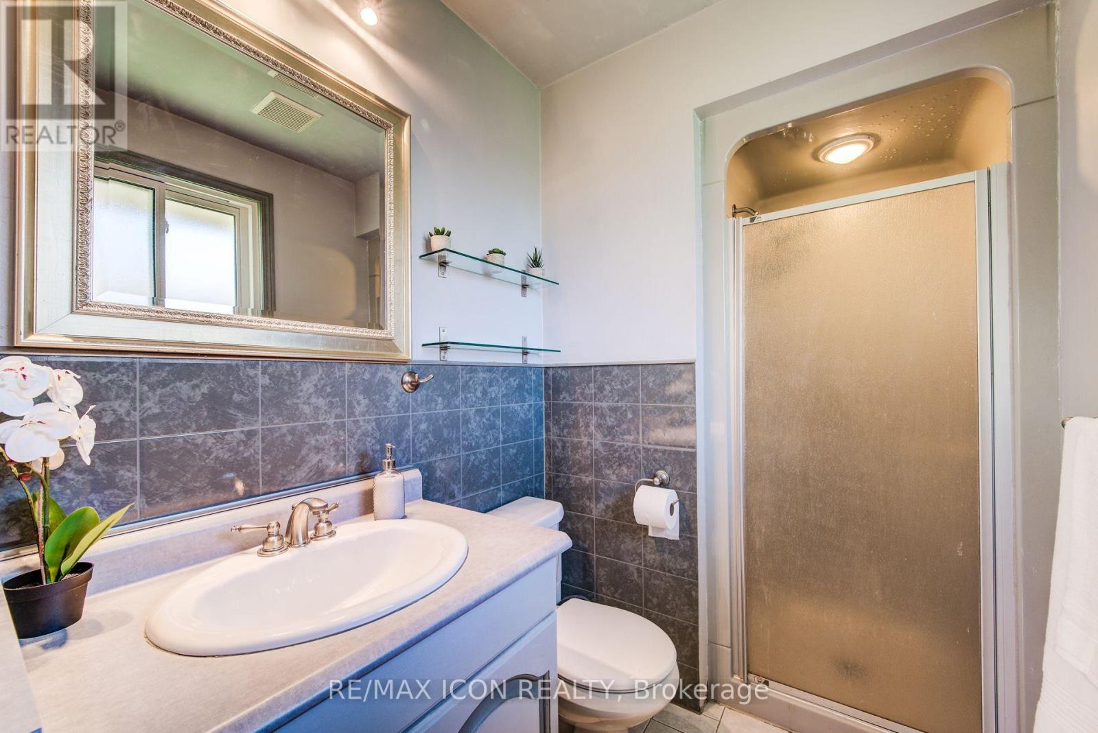330 Daleview Place, Waterloo, Ontario  N2L 5M5 - Photo 27 - X12141623