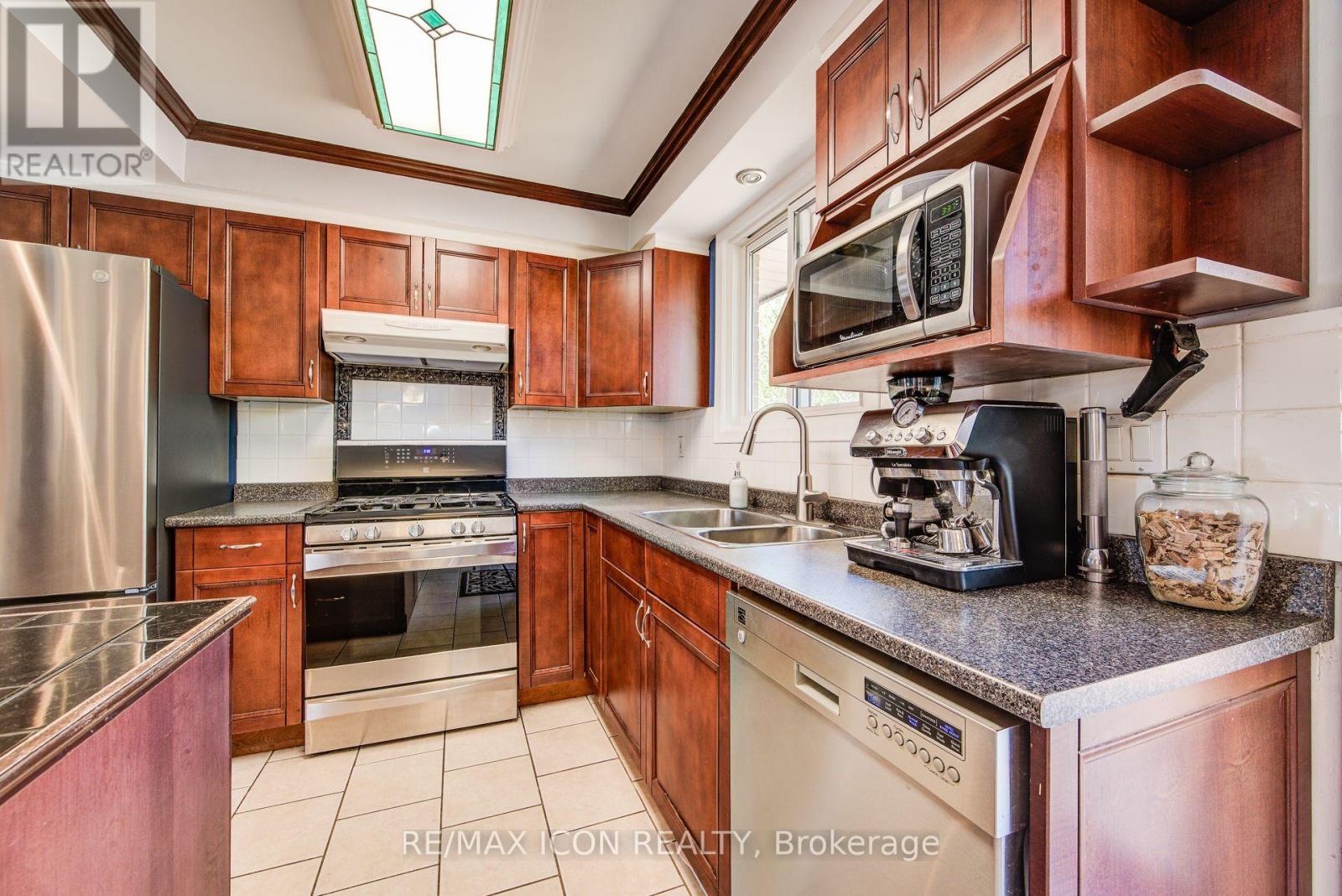 330 Daleview Place, Waterloo, Ontario  N2L 5M5 - Photo 21 - X12141623