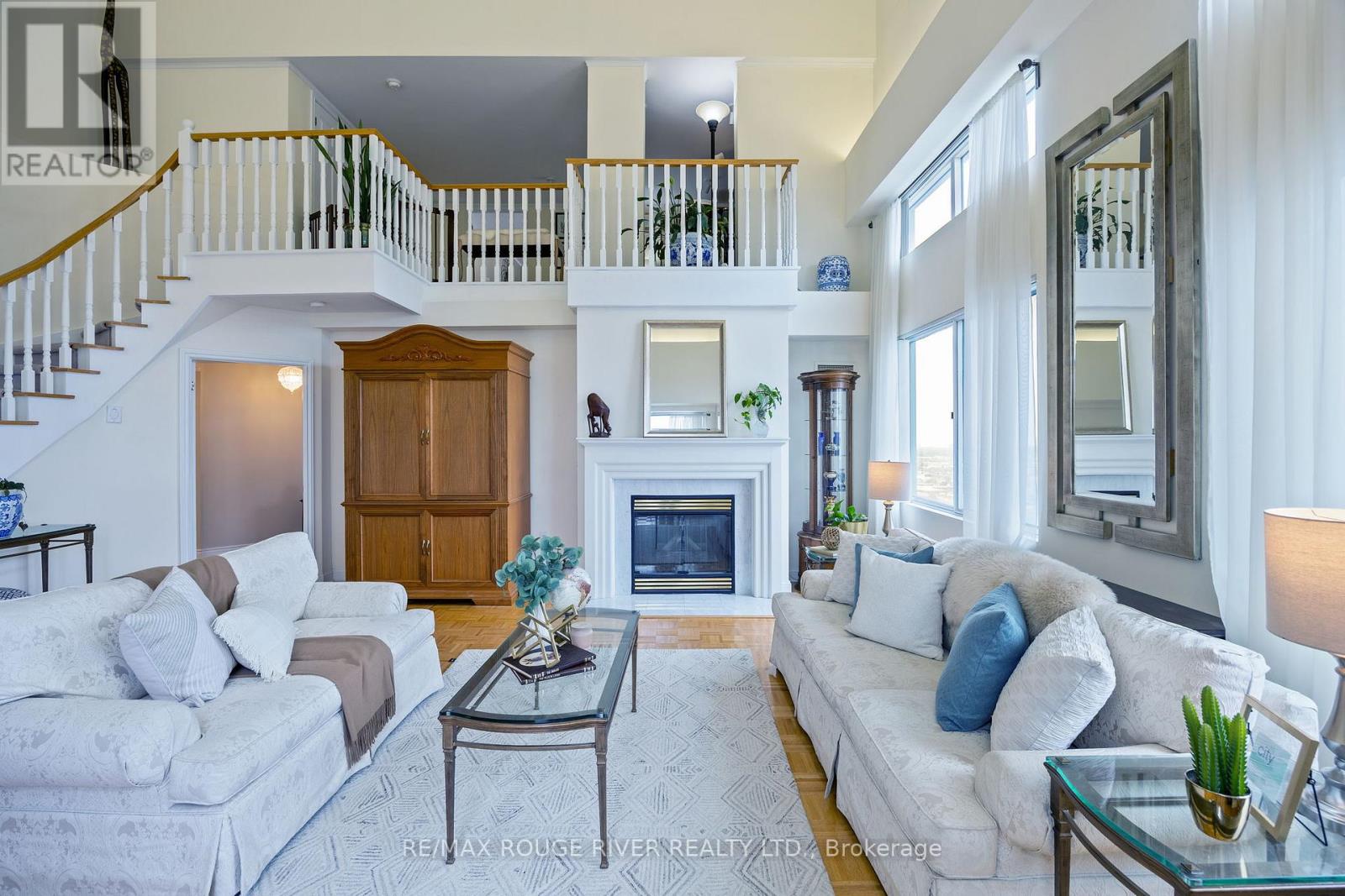 Ph 301 - 101 Subway Crescent, Toronto, Ontario  M9B 6K4 - Photo 2 - W12211293