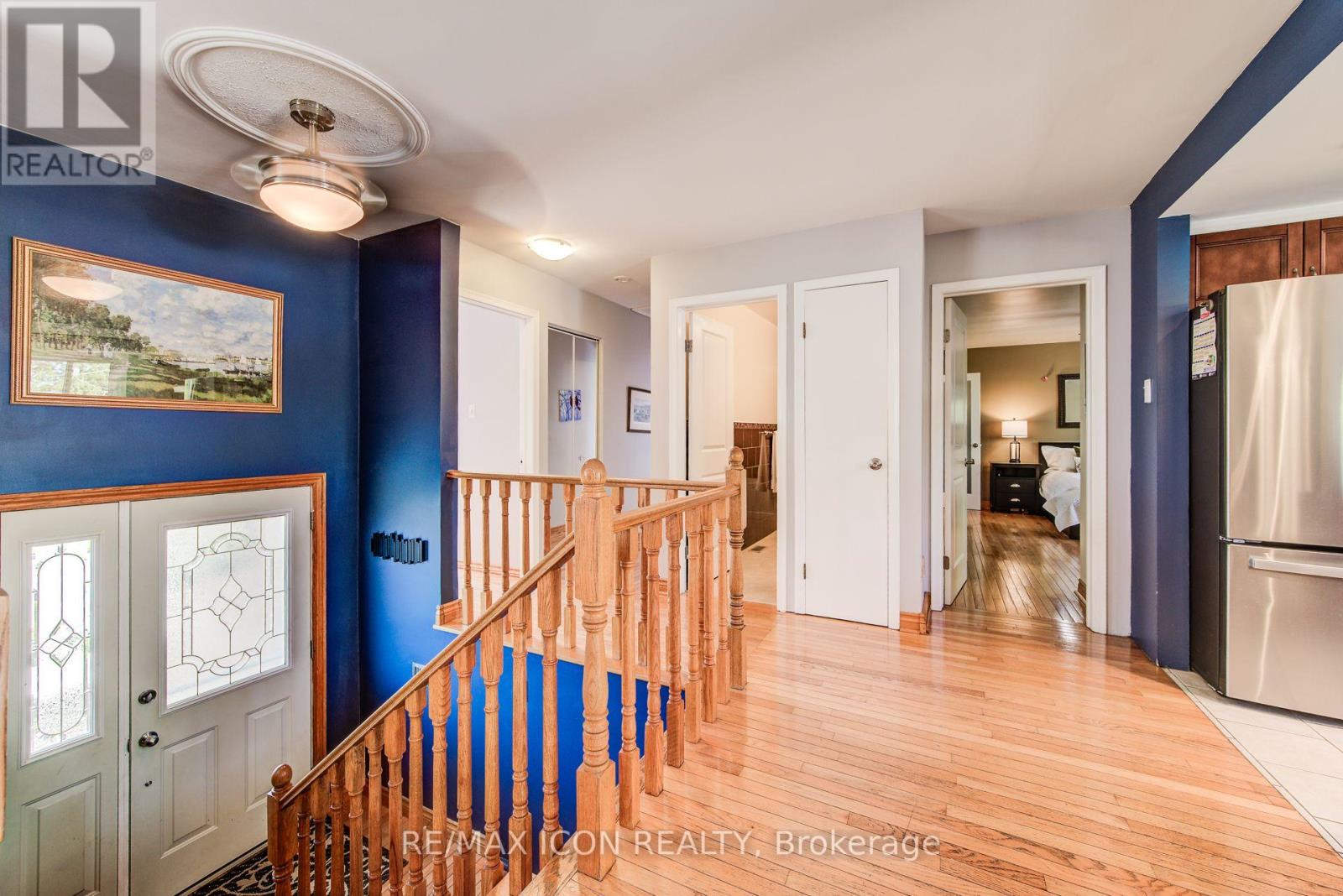 330 Daleview Place, Waterloo, Ontario  N2L 5M5 - Photo 7 - X12141623
