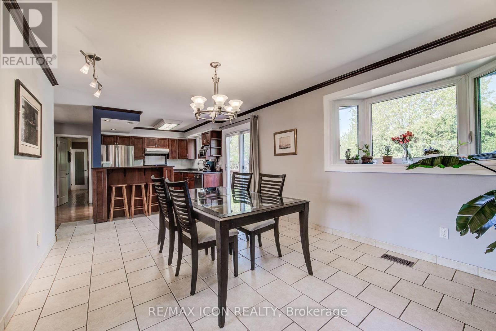 330 Daleview Place, Waterloo, Ontario  N2L 5M5 - Photo 15 - X12141623