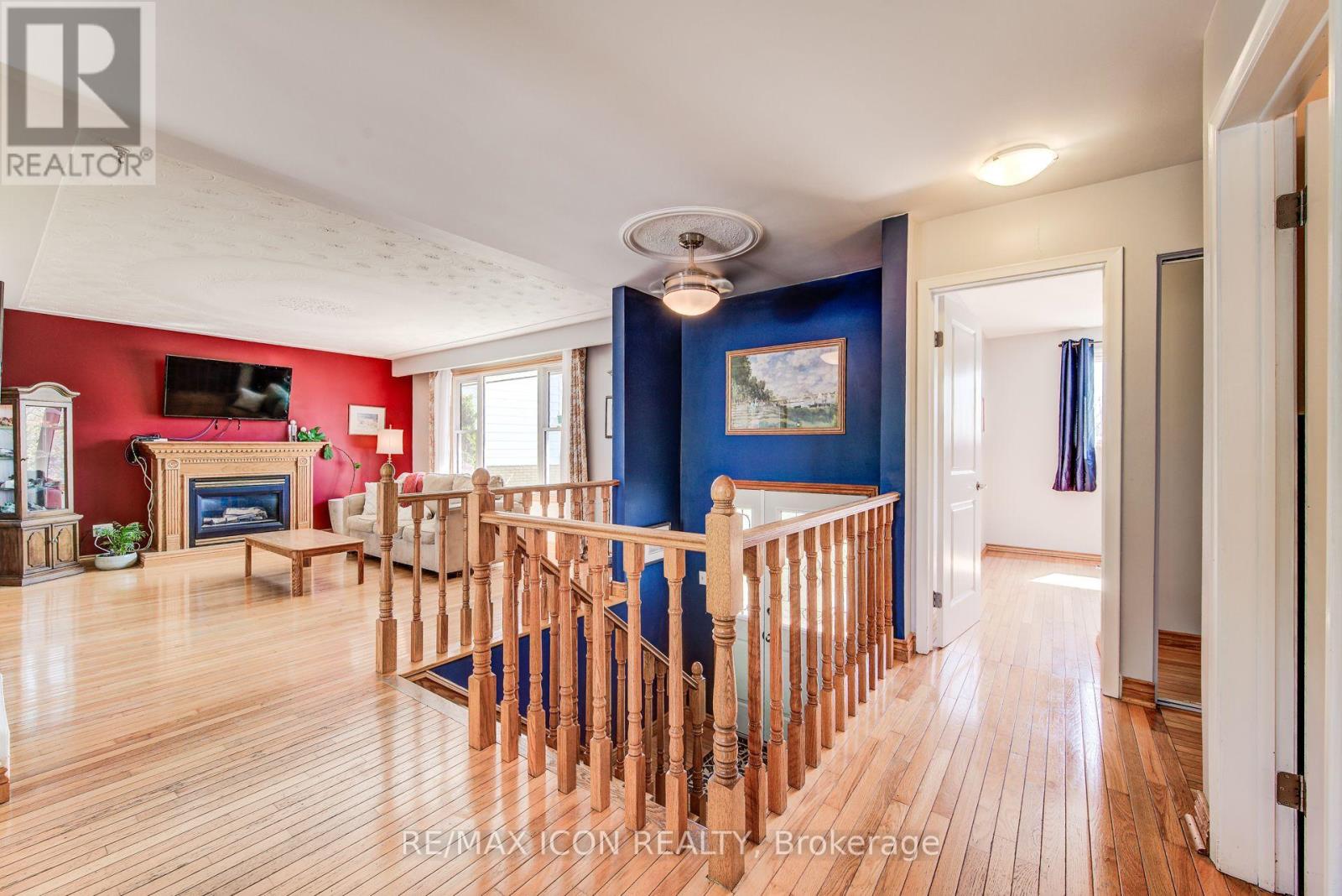 330 Daleview Place, Waterloo, Ontario  N2L 5M5 - Photo 8 - X12141623