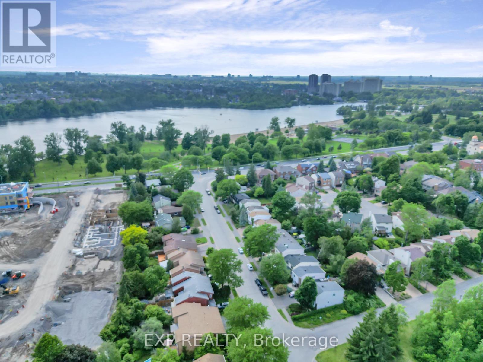 12 Bayside Private, Ottawa, Ontario  K1V 9R3 - Photo 2 - X12215917
