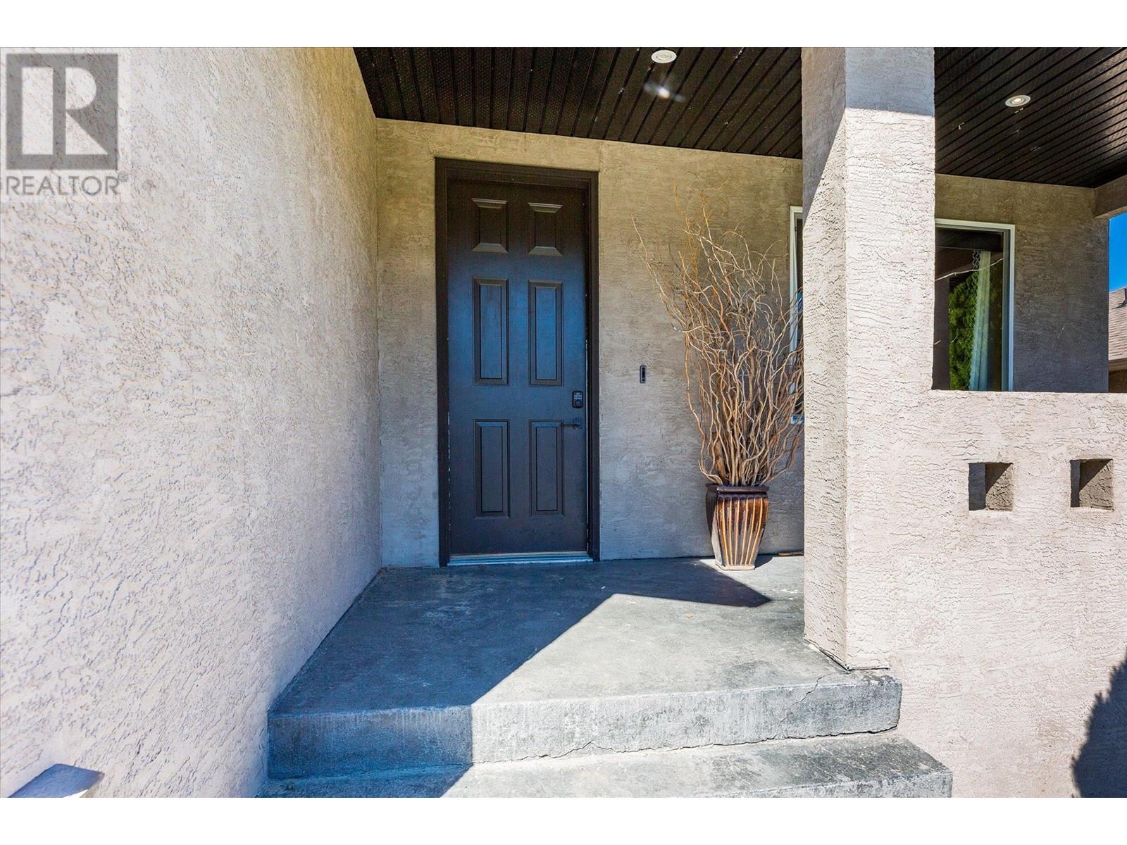 2210 Quail Run Drive, Kelowna, British Columbia  V1V 2S4 - Photo 3 - 10352015