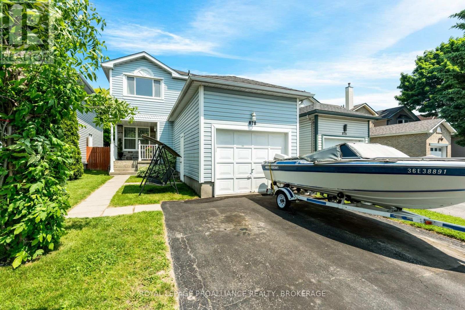878 Walker Court, Kingston, Ontario  K7M 8L2 - Photo 3 - X12217014