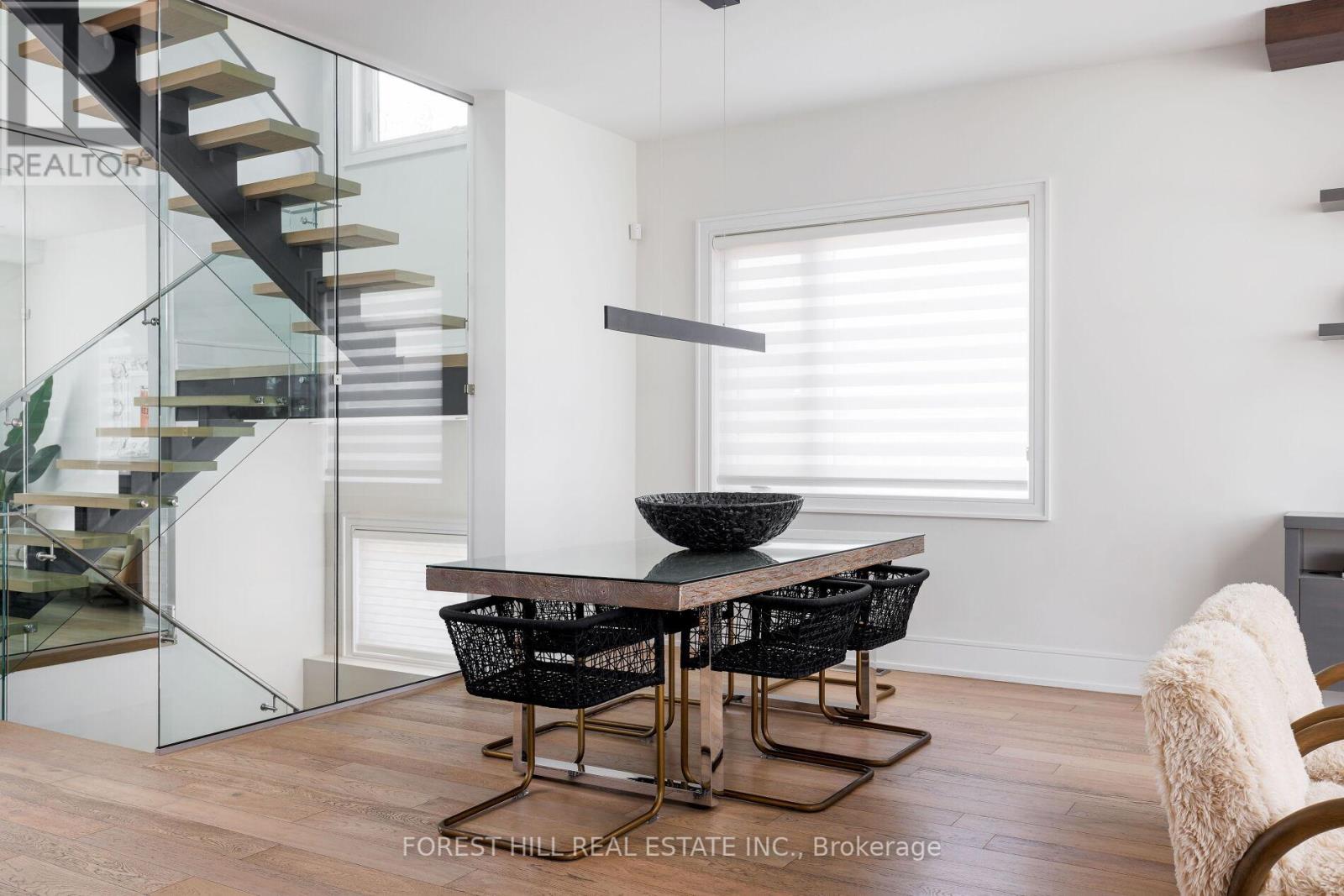 8 NORA ROAD Toronto (Islington-City Centre West), ON M9A 1C9