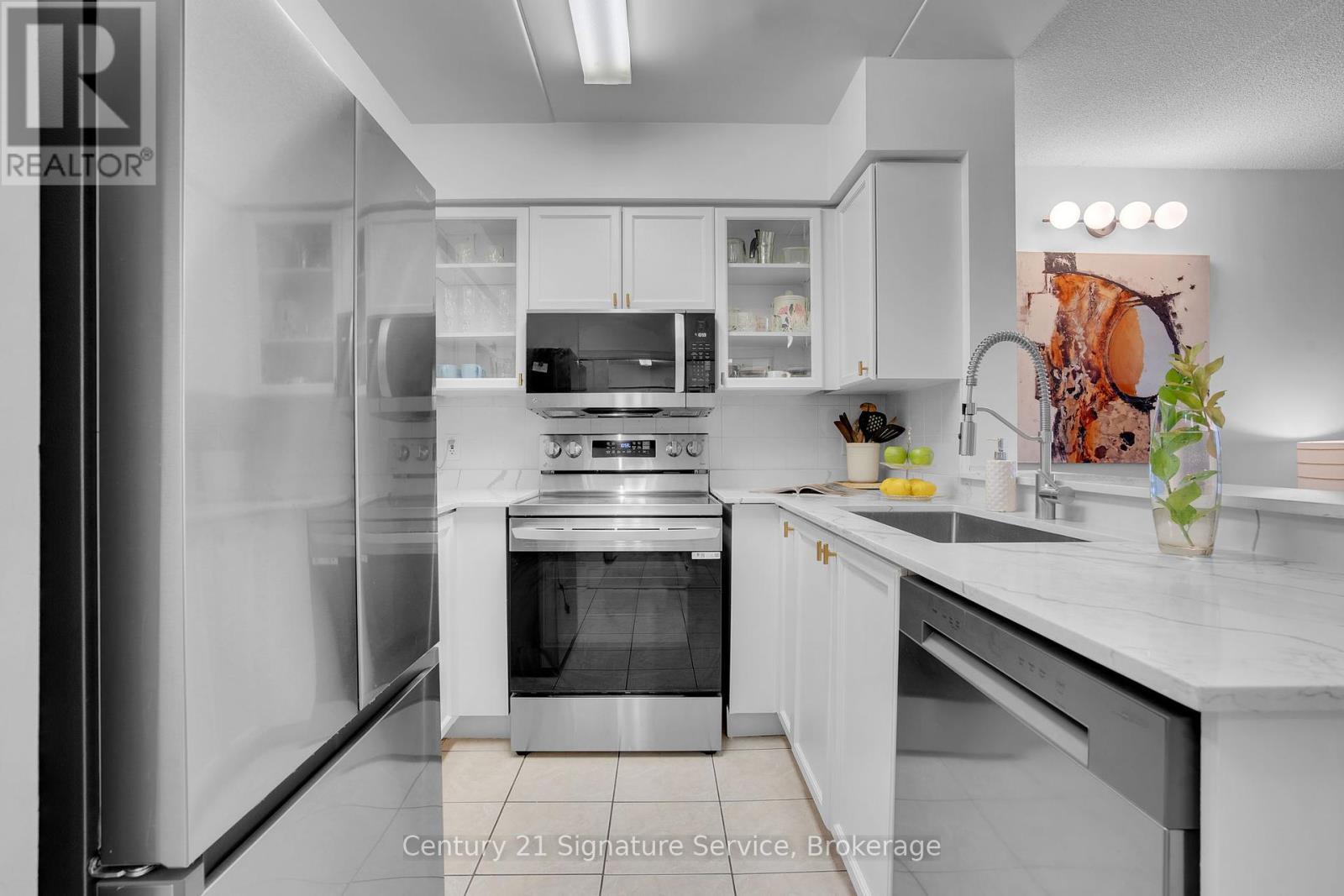 212 - 25 Via Rosedale Way, Brampton, Ontario  L6R 3J8 - Photo 13 - W12199049