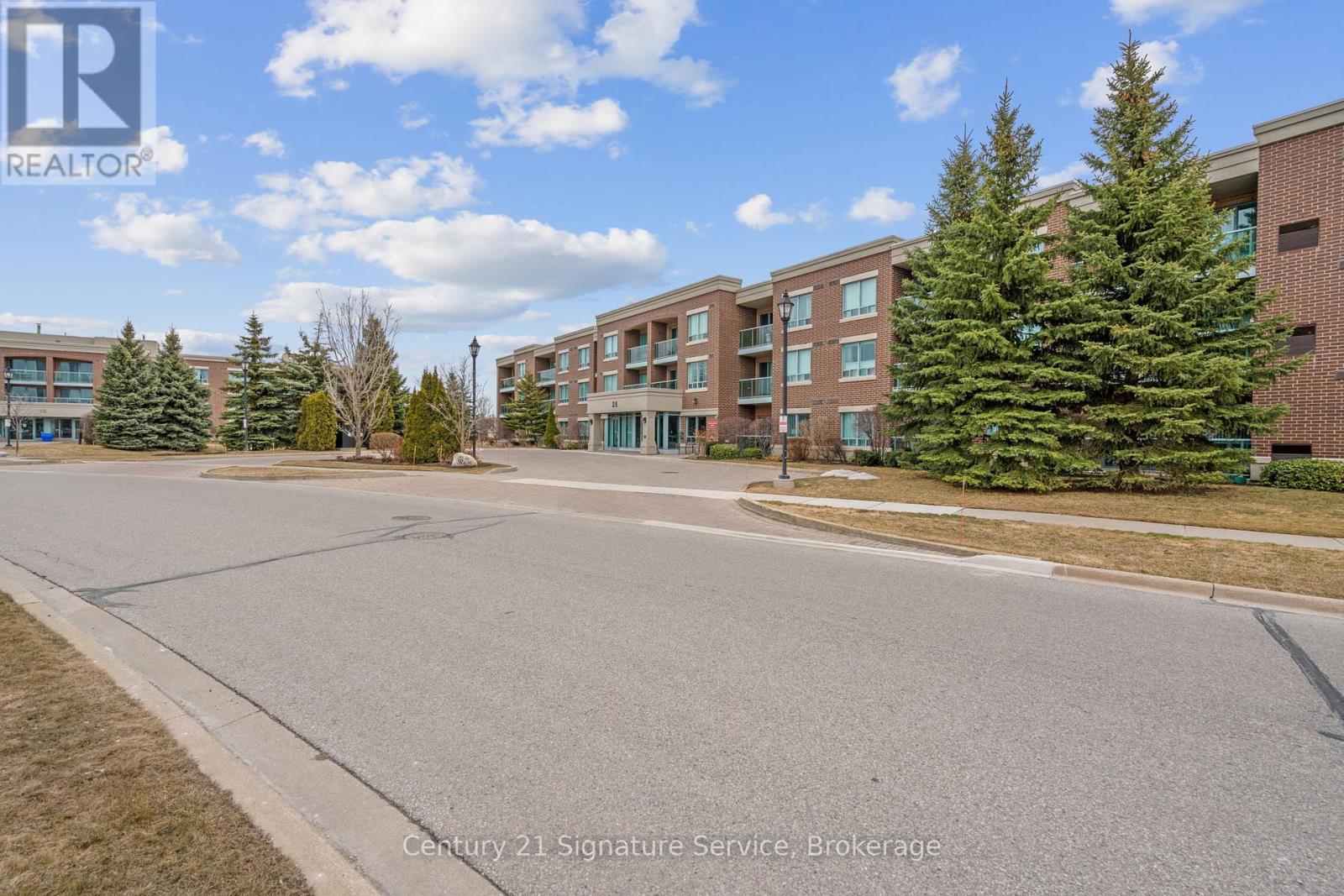 212 - 25 Via Rosedale Way, Brampton, Ontario  L6R 3J8 - Photo 3 - W12199049
