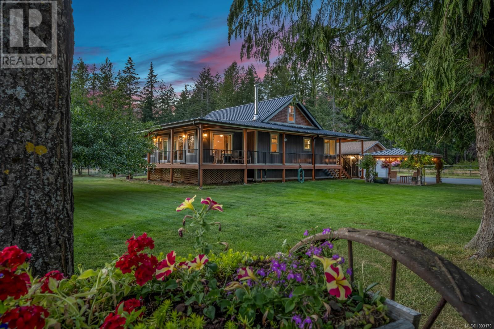 6392 Island Hwy N, Courtenay, British Columbia  V9J 1T7 - Photo 1 - 1003170