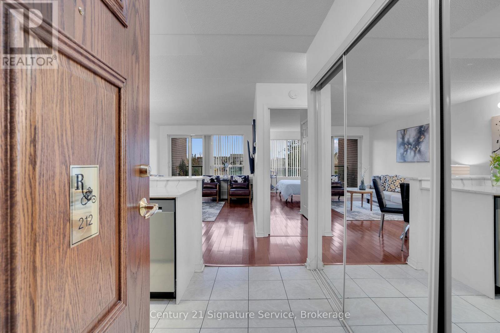 212 - 25 Via Rosedale Way, Brampton, Ontario  L6R 3J8 - Photo 11 - W12199049