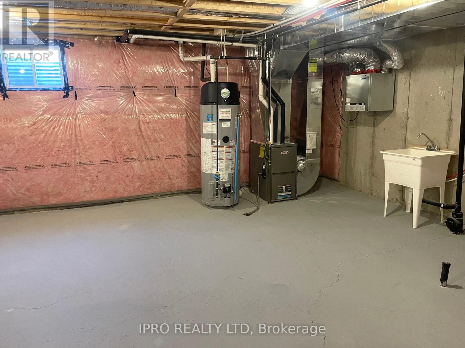 48 Edminston Drive, Centre Wellington (Fergus), Ontario  N1M 0J1 - Photo 16 - X12214336